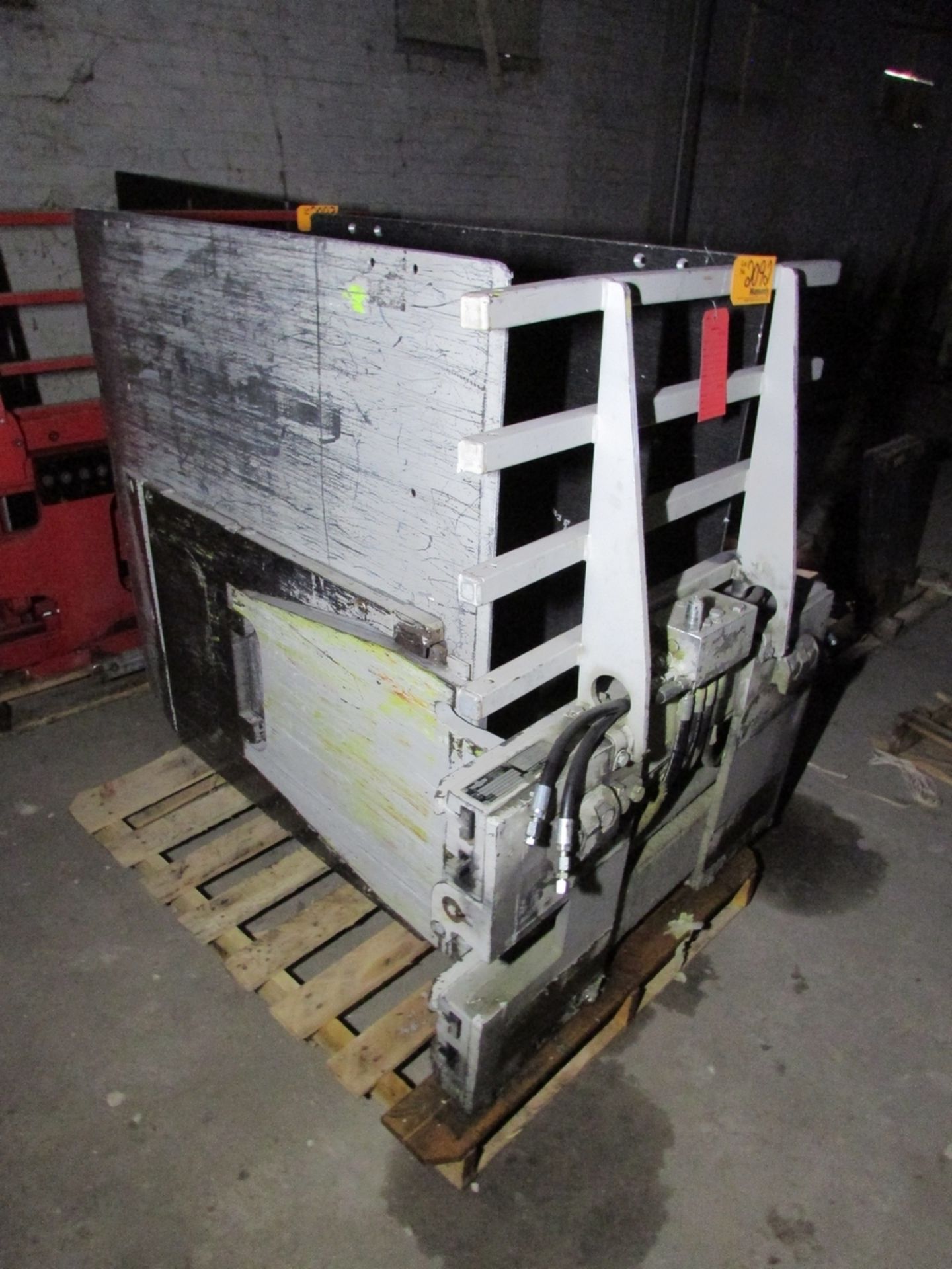 Cascade R35D-CCS-350 Carton Clamp Forklift Attachment