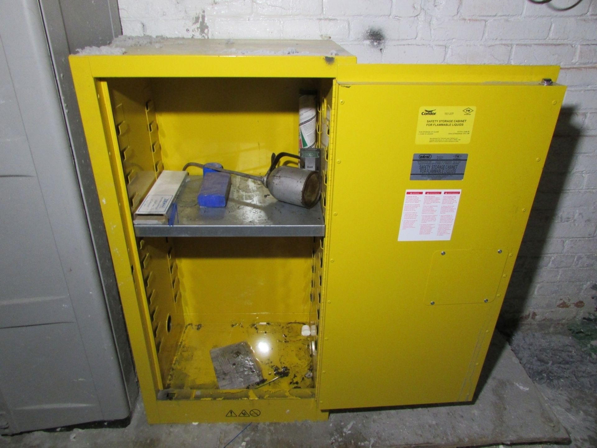 Condor 42X466A 16-Gallon Flammable Liquid Storage Cabinet - Image 2 of 3