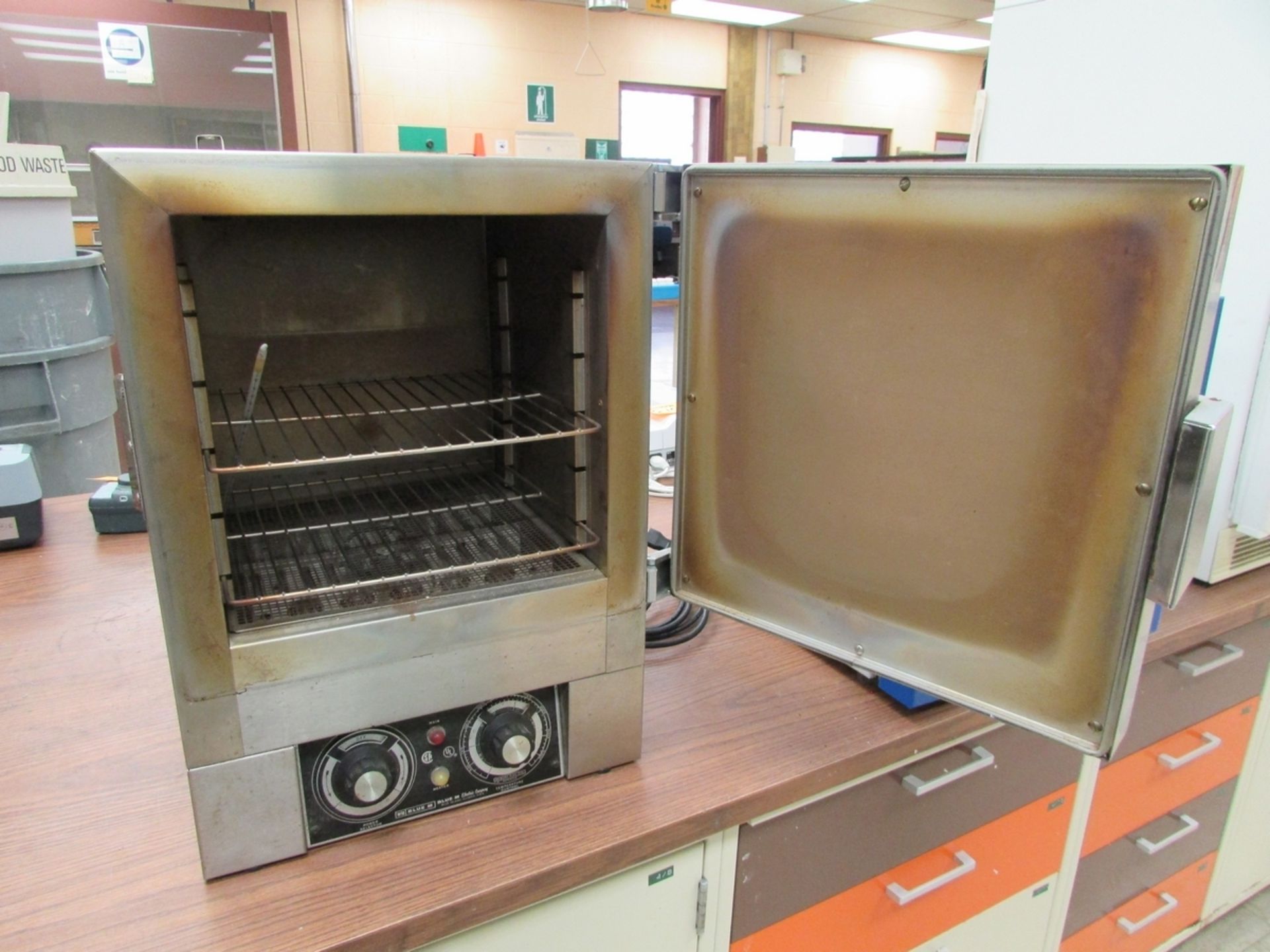 Blue M OV-12A Benchtop Lab Oven - Image 2 of 4