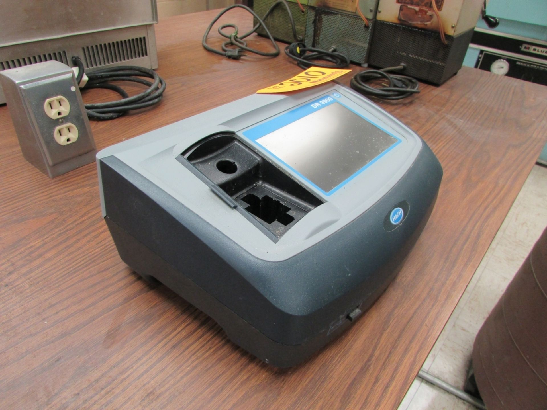 Hach DR 3900 Digital Benchtop Spectrophotometer - Image 2 of 4