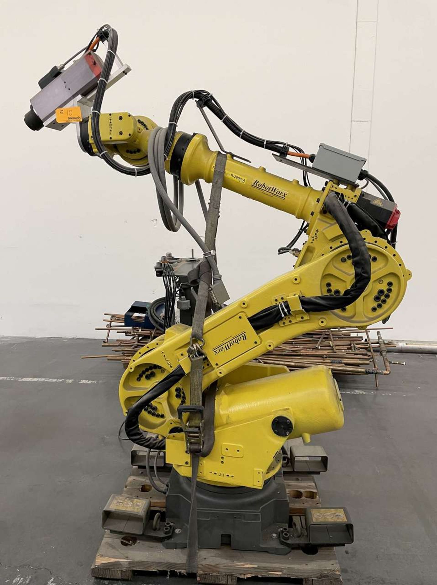 2005 Fanuc R-2000iA/210F 6-Axis Robot