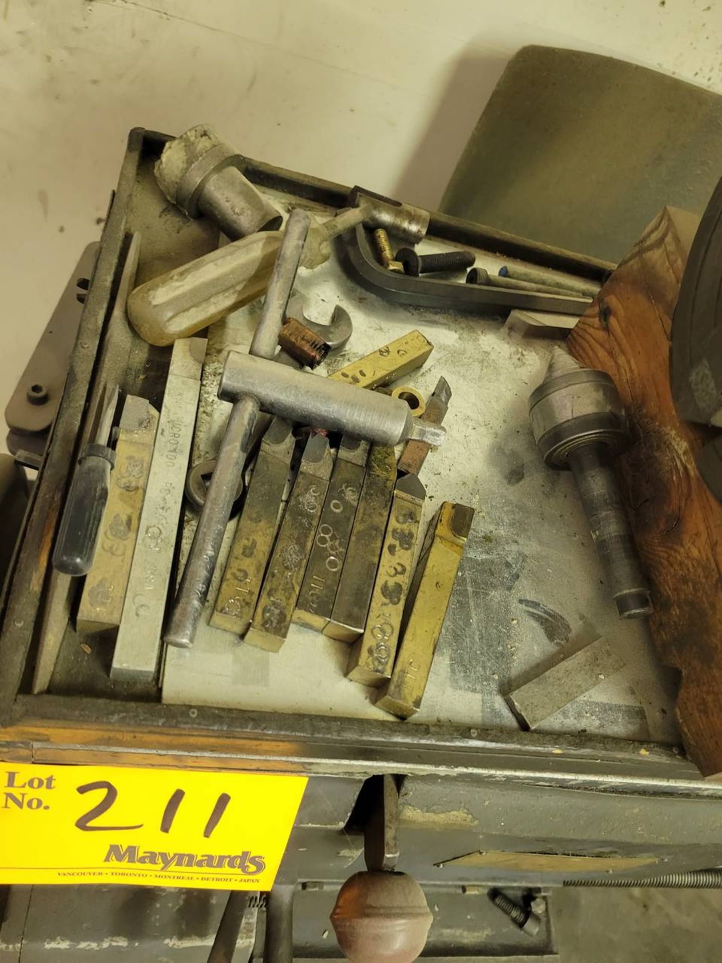 Logan 9" x 32" toolroom lathe, - Image 7 of 9