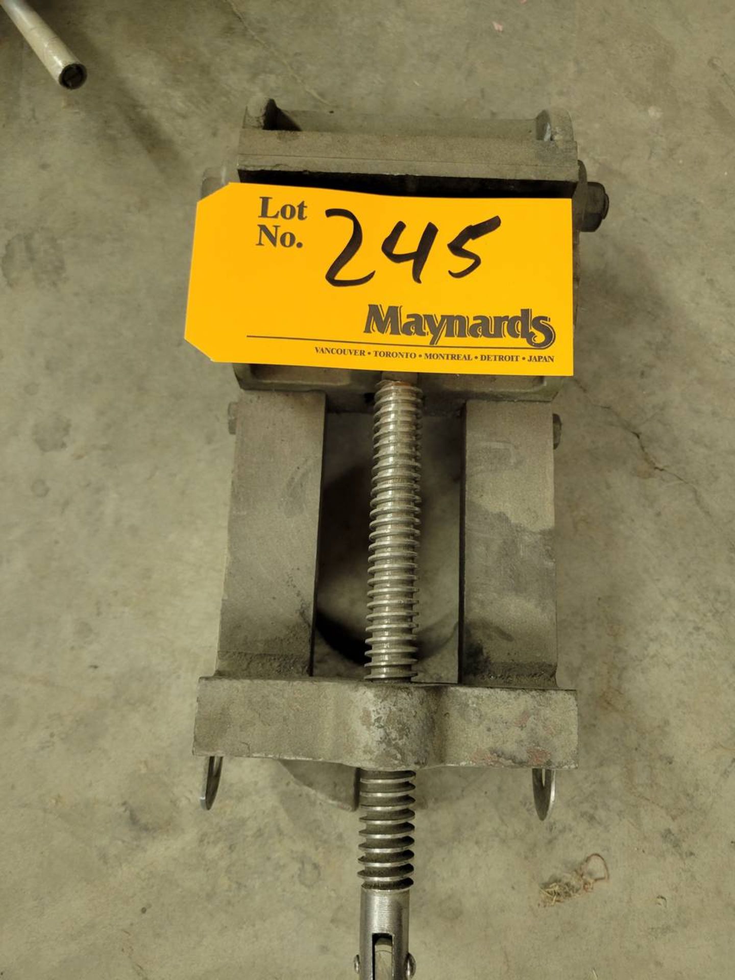 5" machine vise