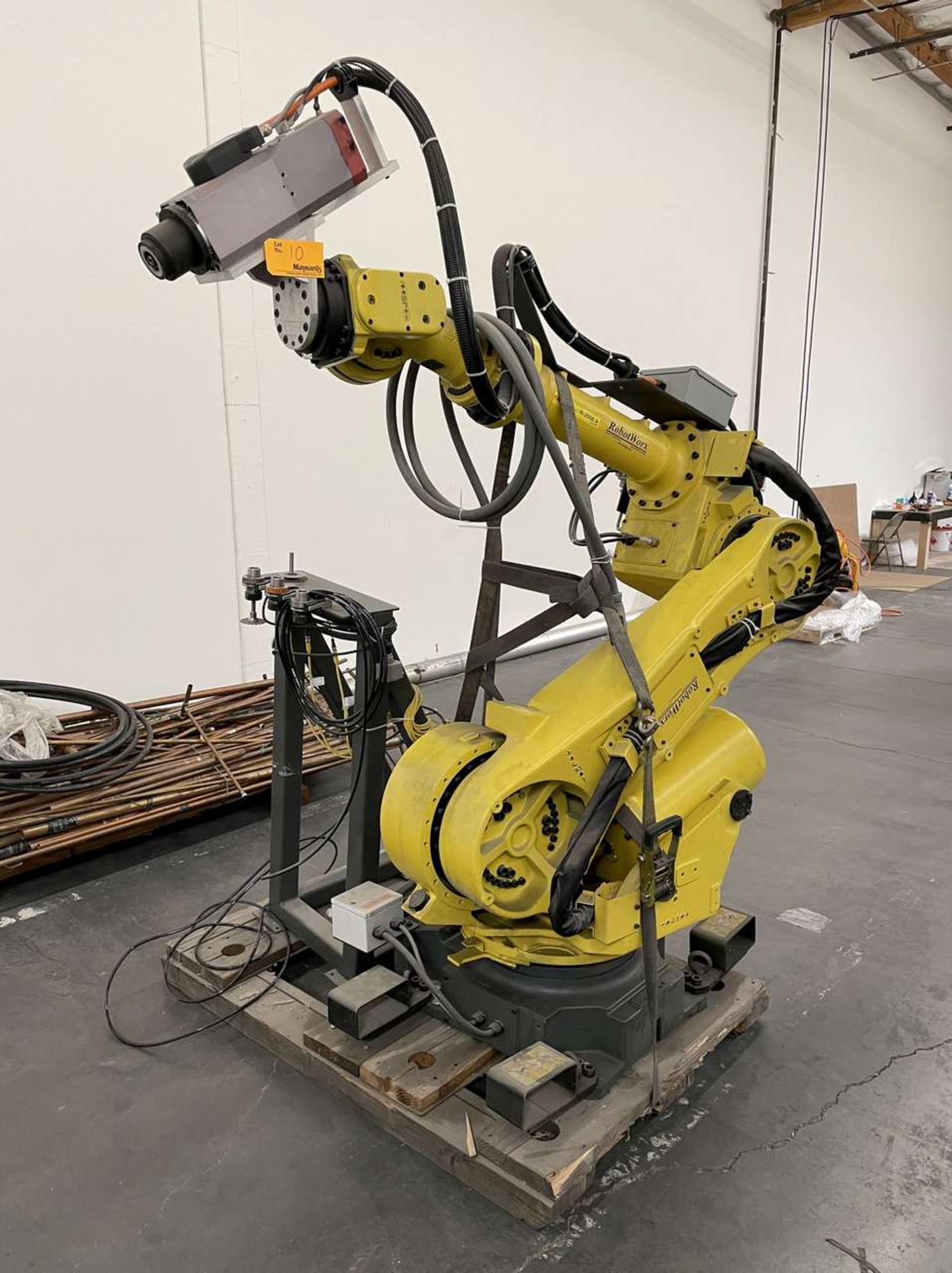 2005 Fanuc R-2000iA/210F 6-Axis Robot - Image 2 of 21