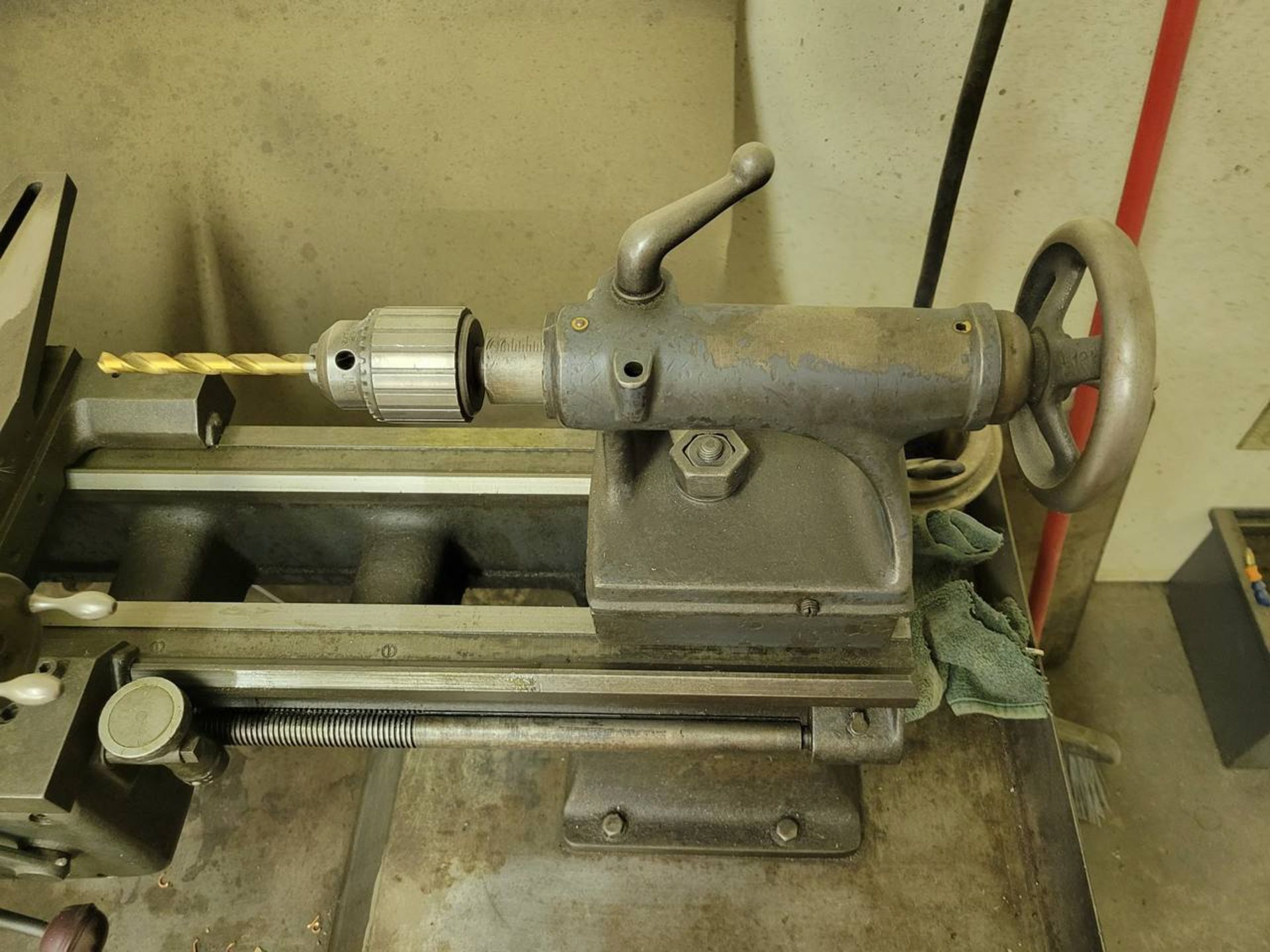 Logan 9" x 32" toolroom lathe, - Image 4 of 9
