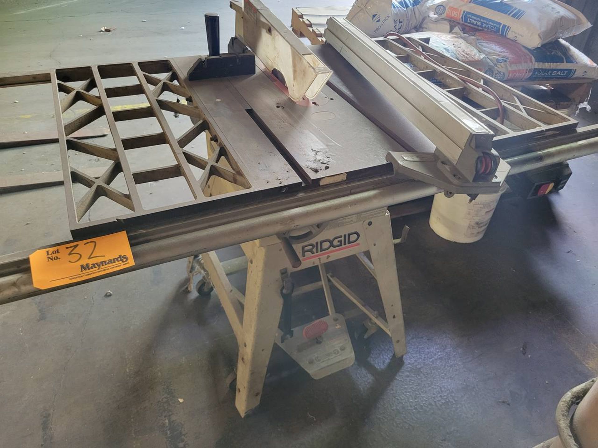 Ridgid TS2424 10" table saw with fence