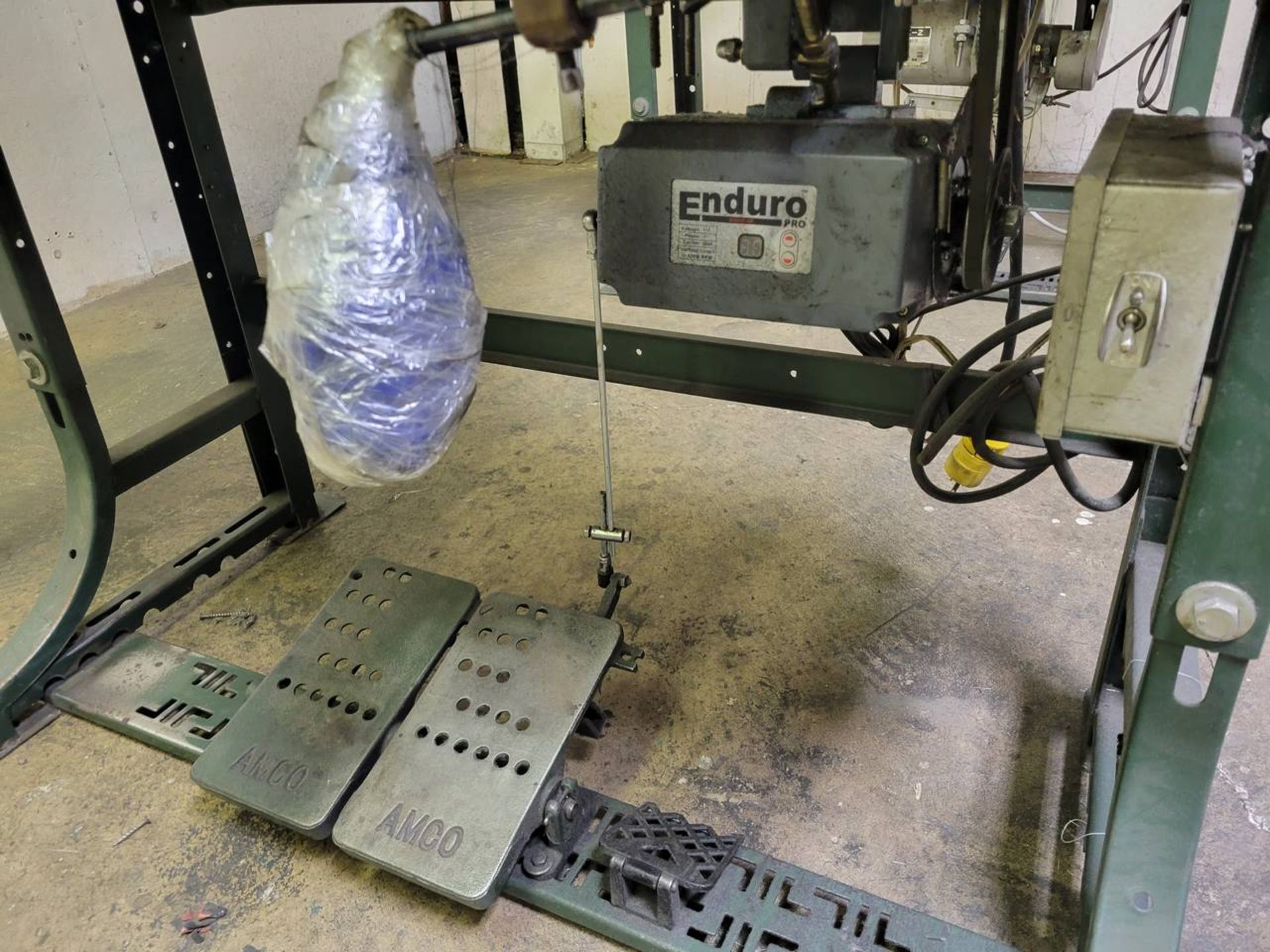 Pfaff SS13 Sewing machine with Enduro drive - Image 6 of 6