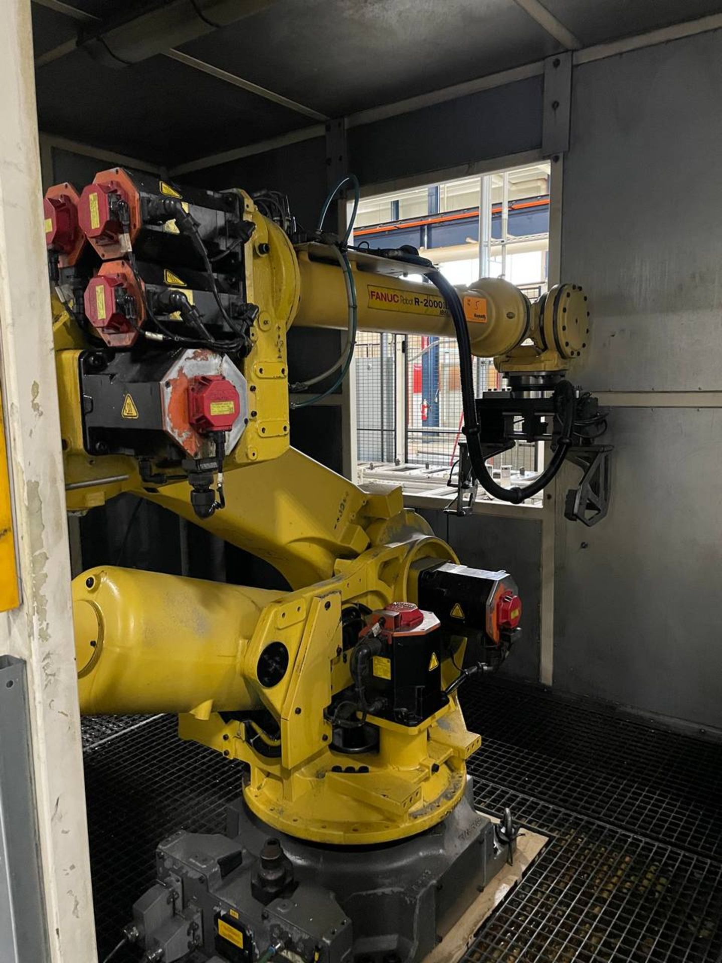 2014 Fanuc R-2000iB/185L Servo Robot