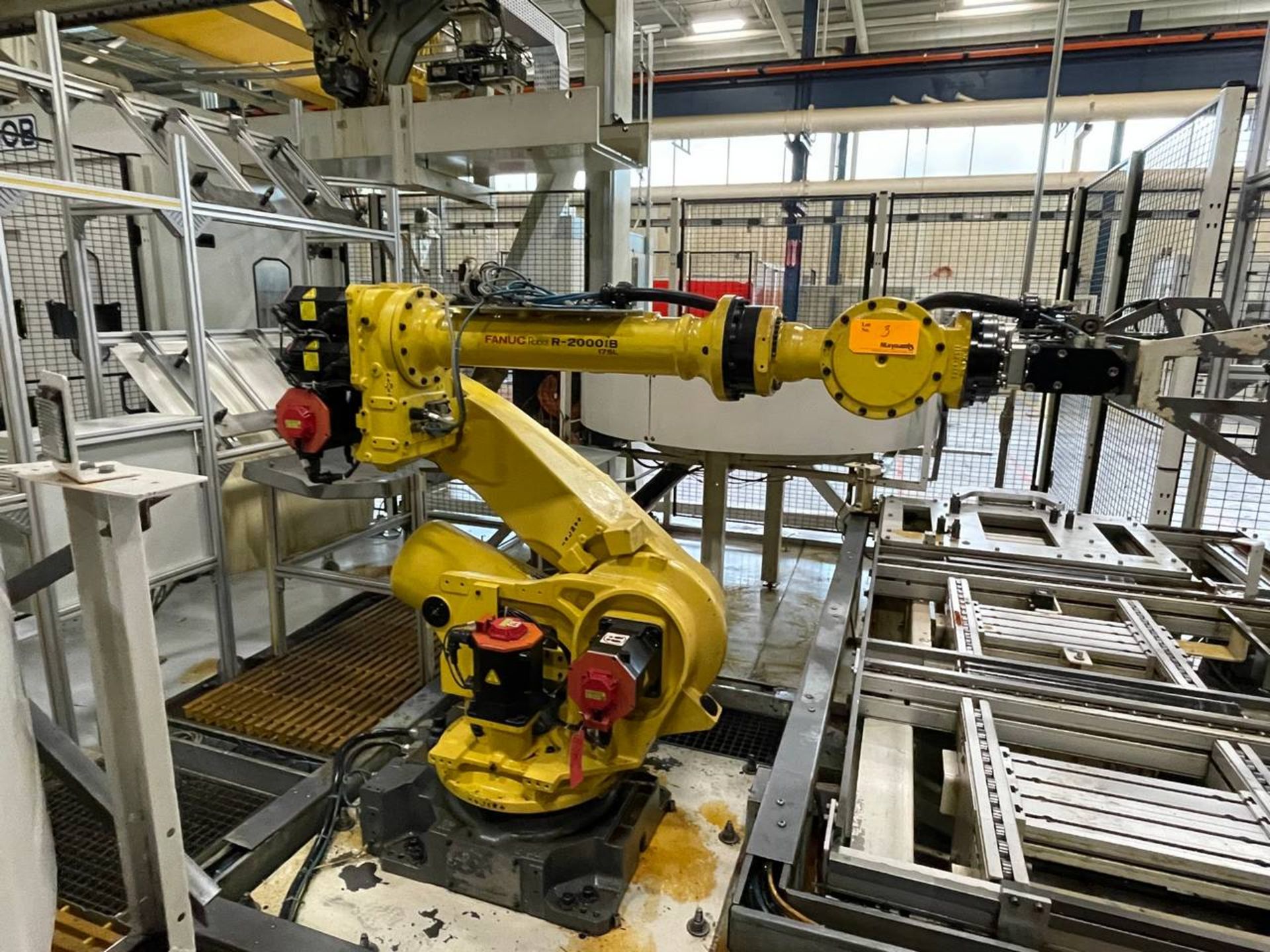 2011 Fanuc R-2000iB/175L Servo Robot