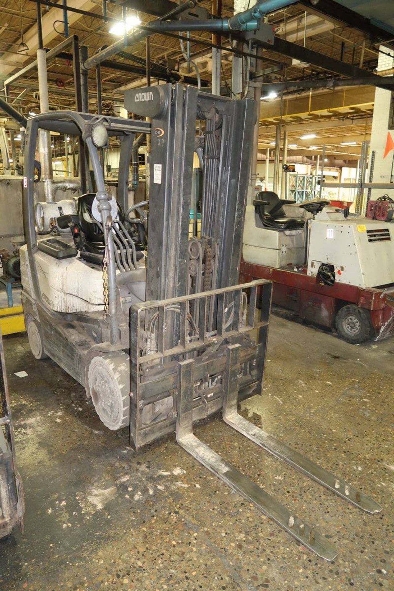 2014 Crown C5 1000-60 4,600 Lb Capacity Forklift - Image 3 of 11