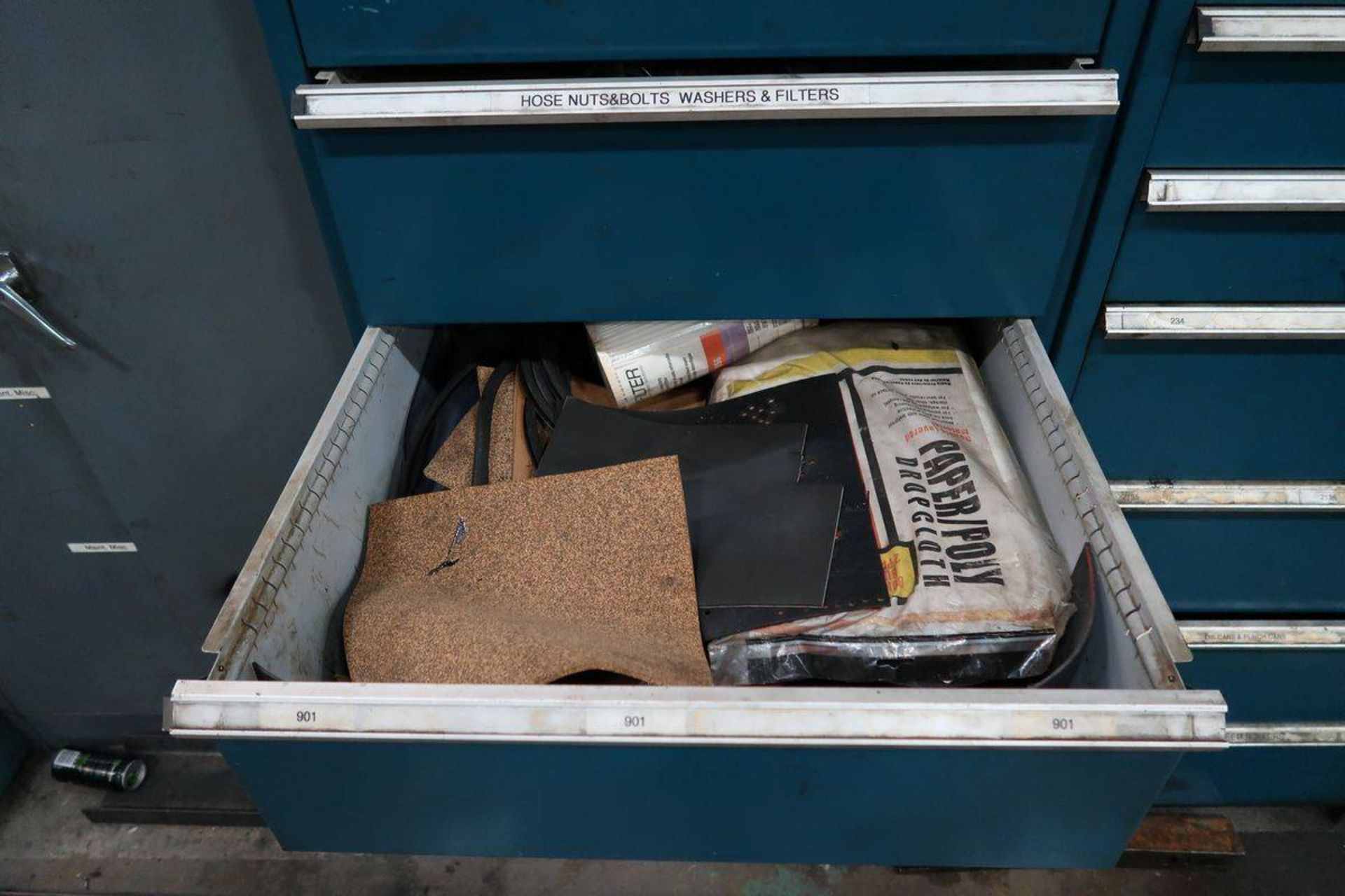 Contents of 6-Drawer Heavy Duty Parts Cabinet - Image 4 of 5