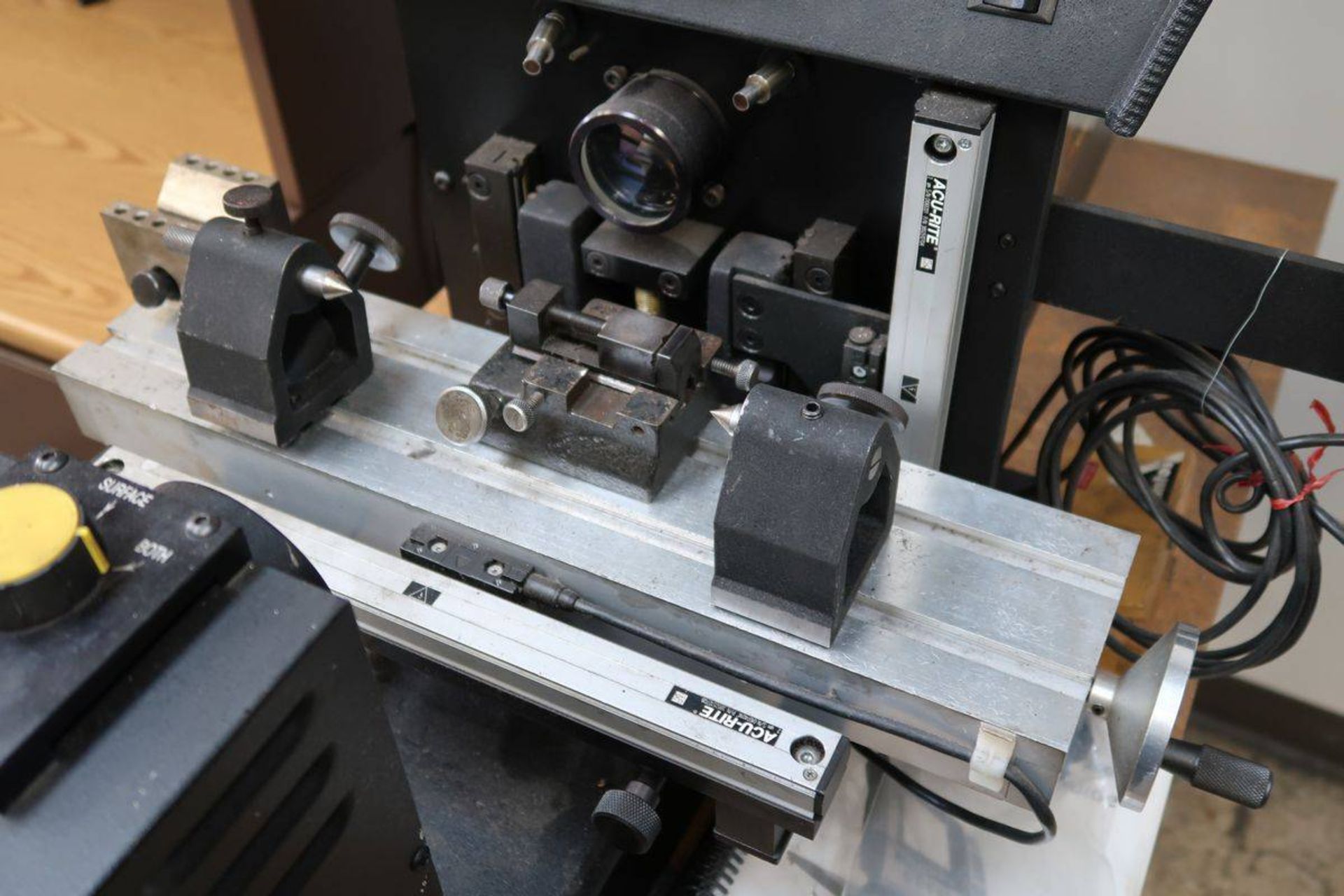 SUBURBAN TOOL MASTER VIEW OPTICAL COMPARATOR - Image 2 of 4