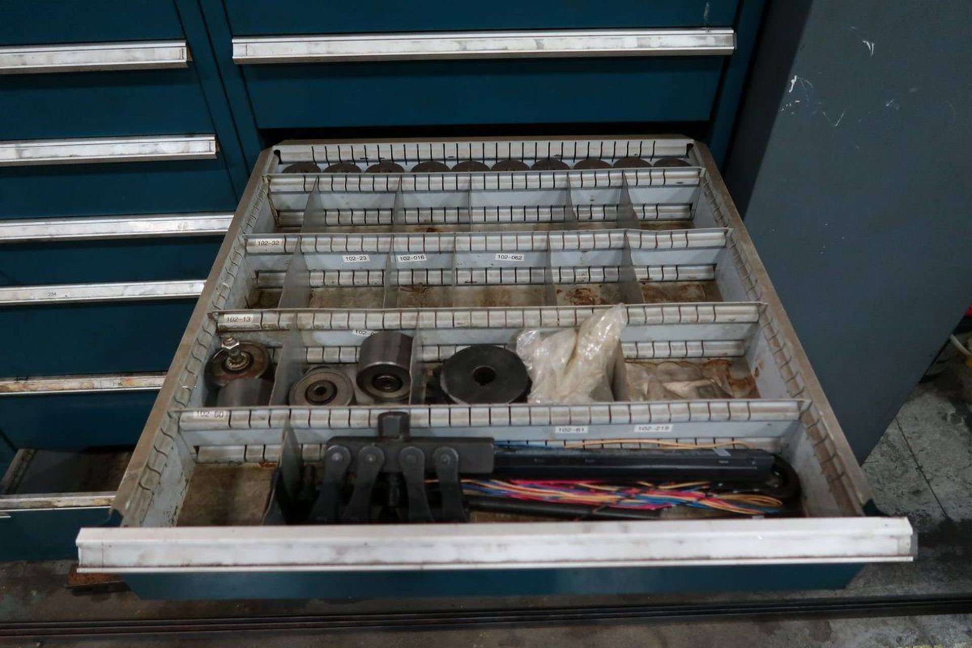 Contents of 7-Drawer Heavy Duty Parts Cabinet - Image 3 of 5