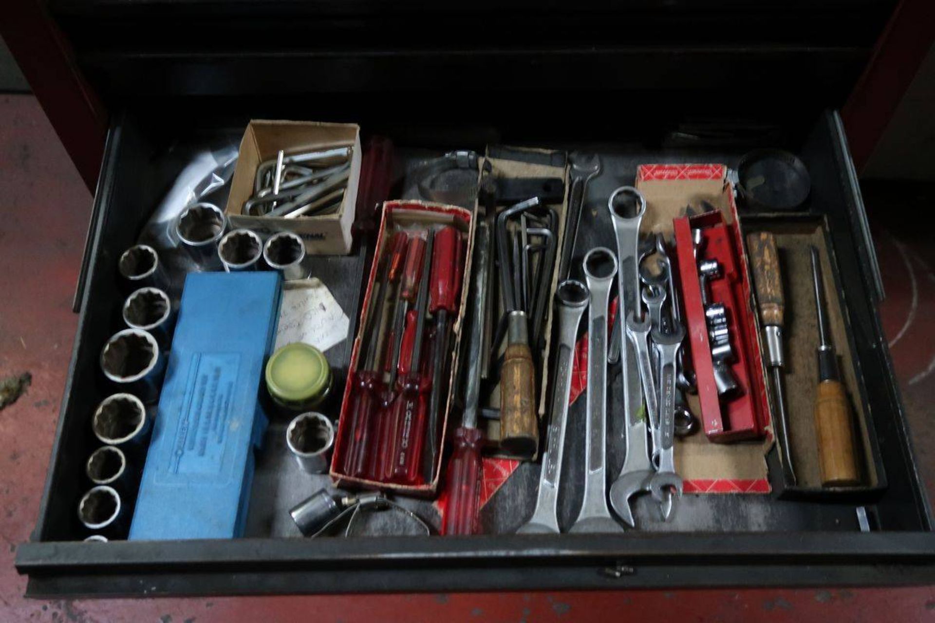 Craftsman 12-Drawer Portable Tool Box - Image 6 of 11