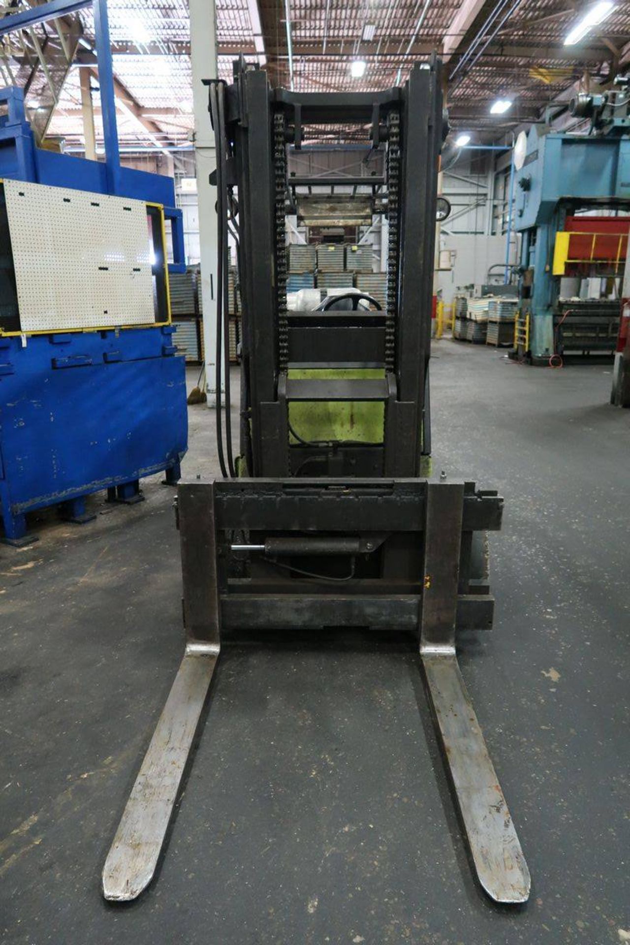 Clark CGC60 13,500 Lb Capacity Forklift - Image 2 of 10