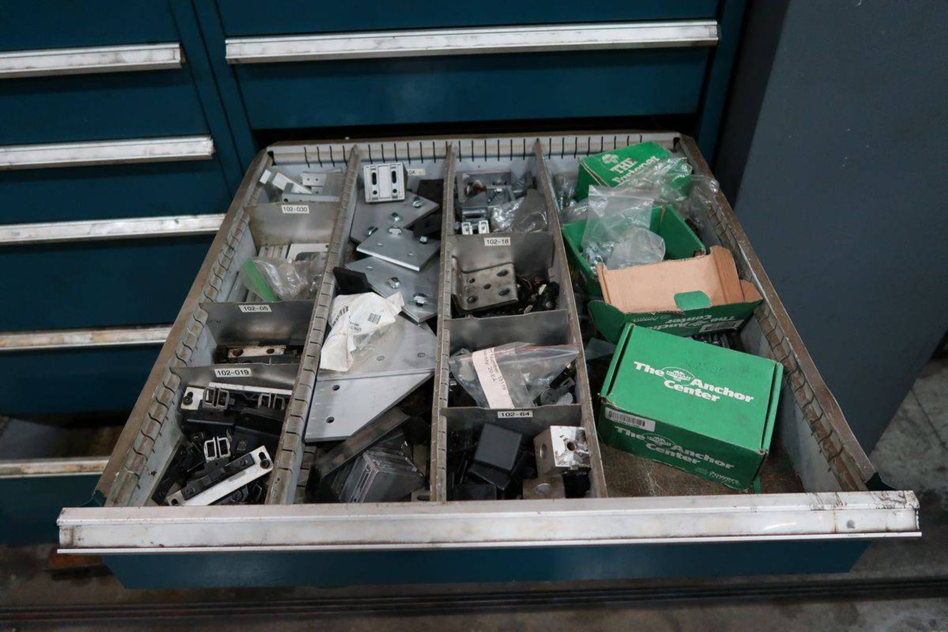 Contents of 7-Drawer Heavy Duty Parts Cabinet - Image 4 of 5