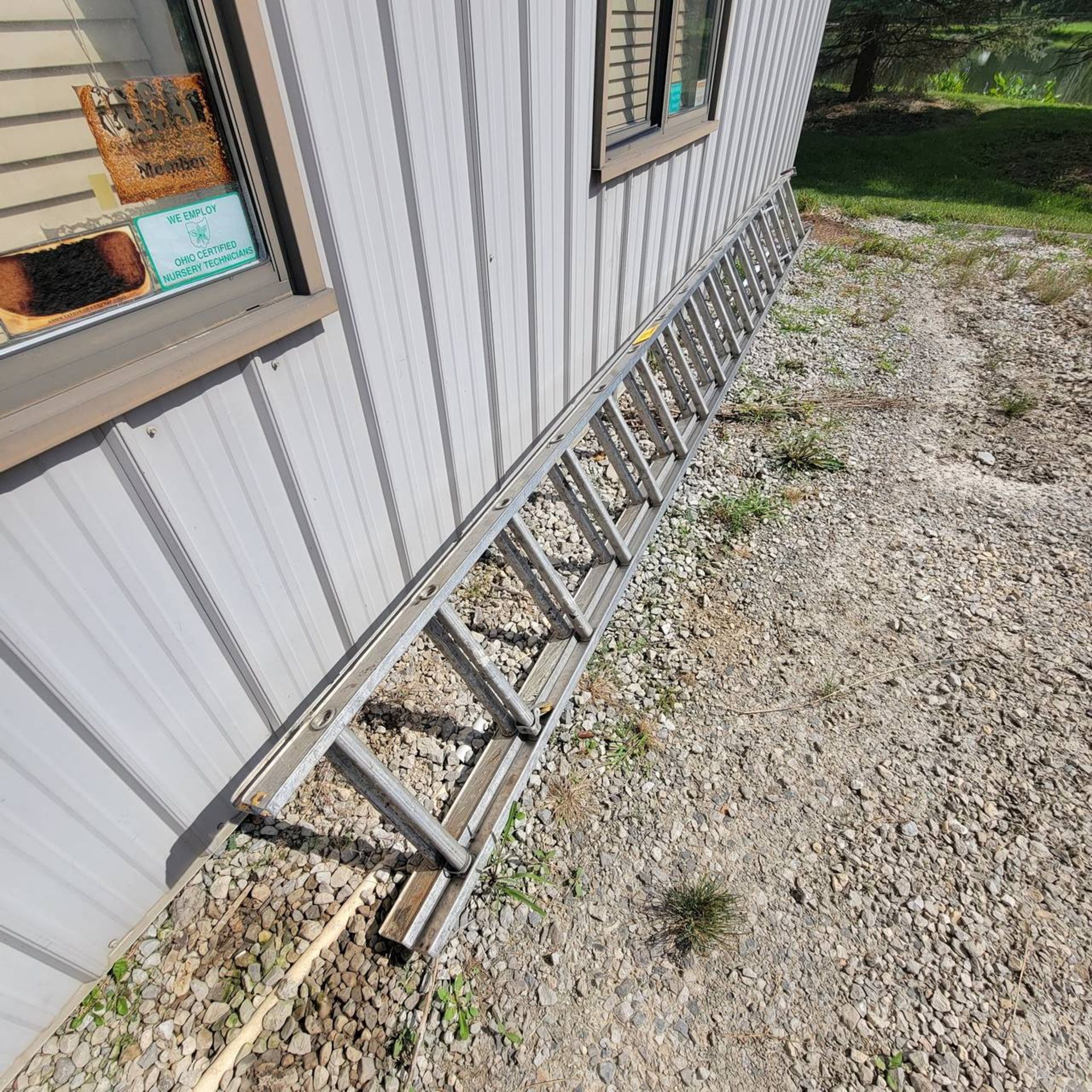 24' Aluminum extension ladder - Image 2 of 2