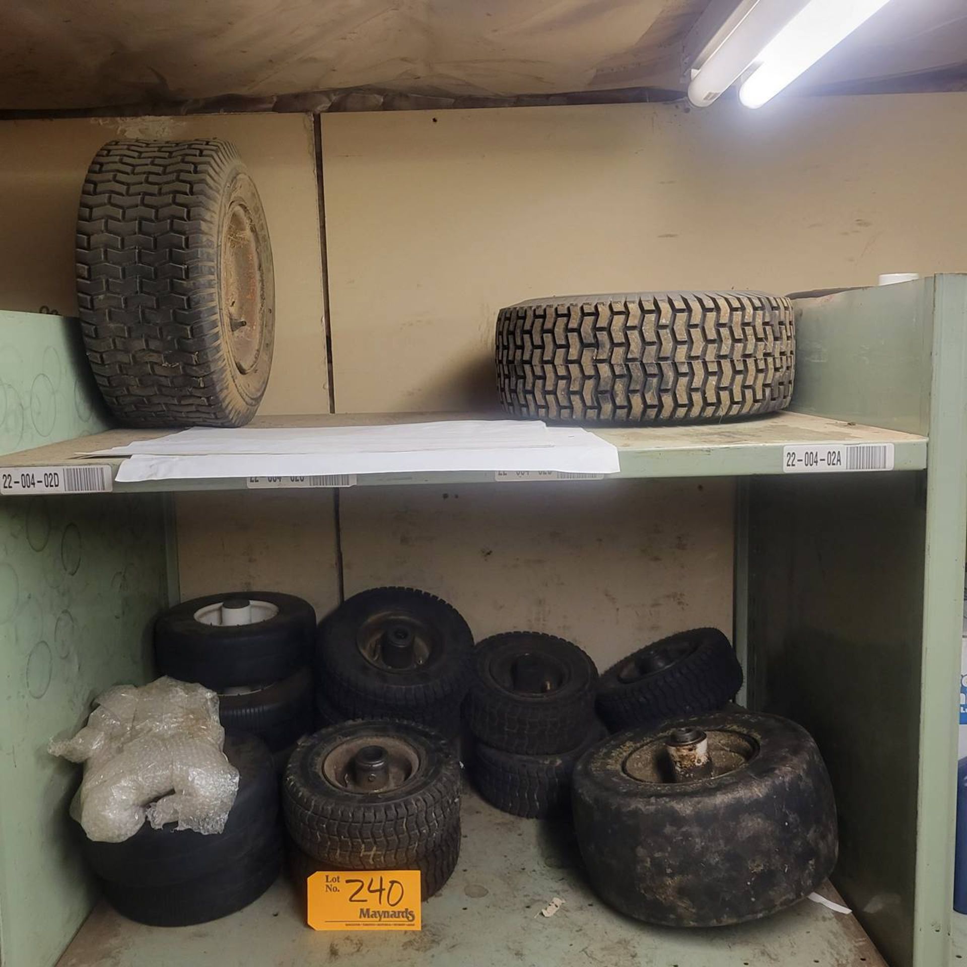 Lot of small wheels and tires - Image 3 of 3