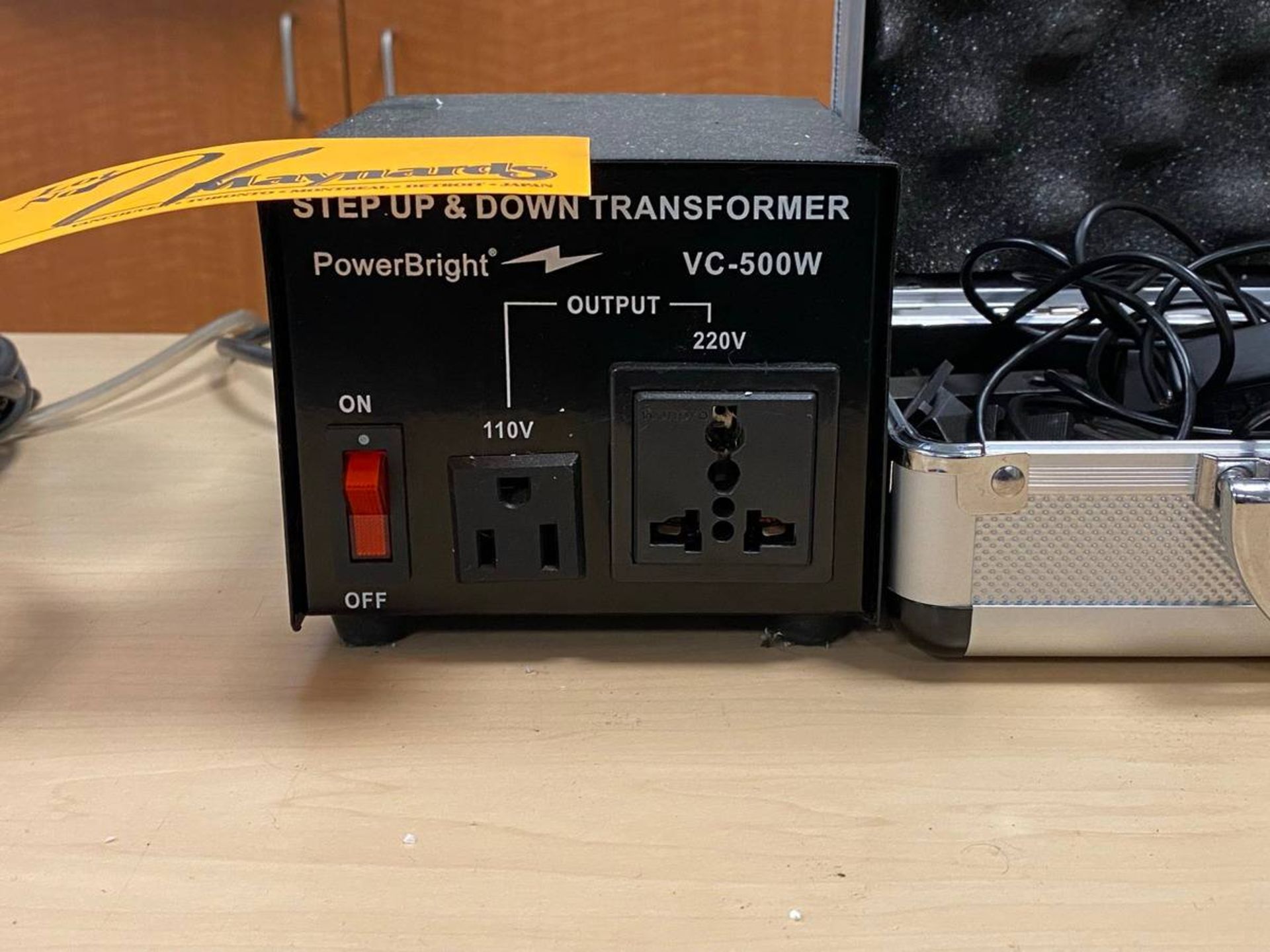 Power Bright VC-500W step up and down transformer - Image 2 of 3