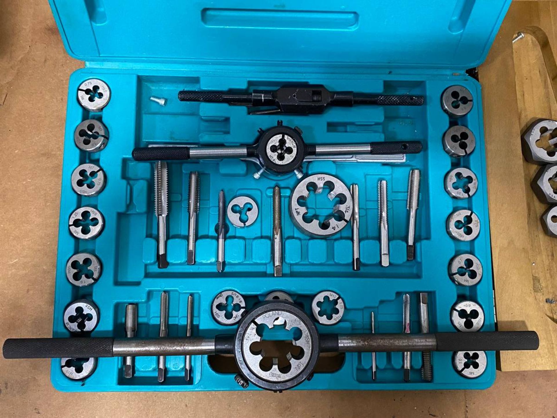 Tap and Die Set - Image 2 of 3