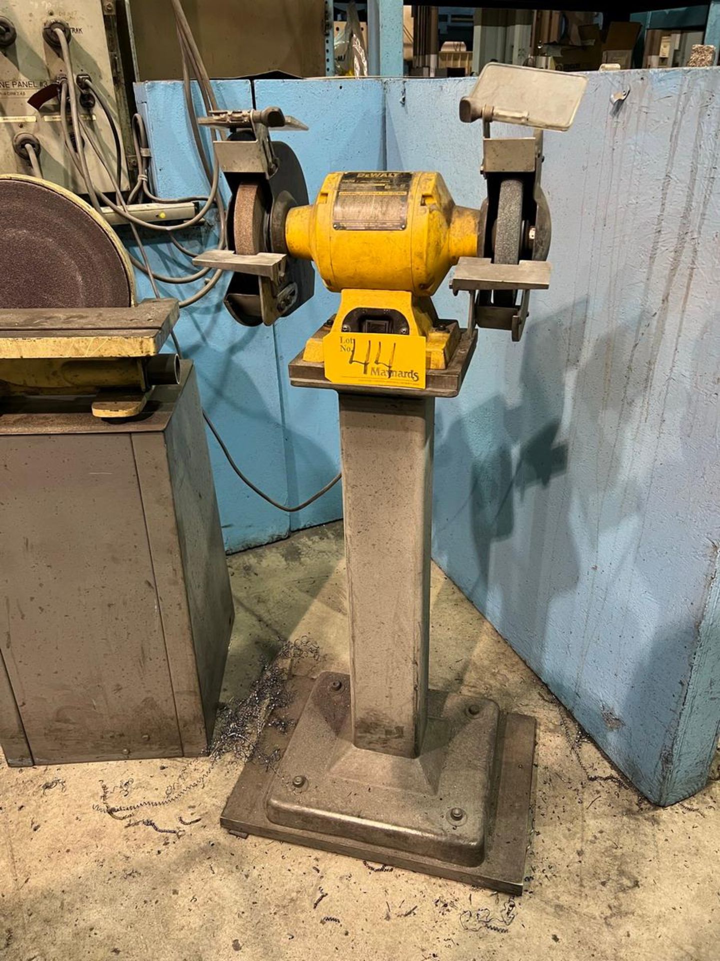 2014 DeWalt DW7598 8'' Double End Pedestal Tool Grinder