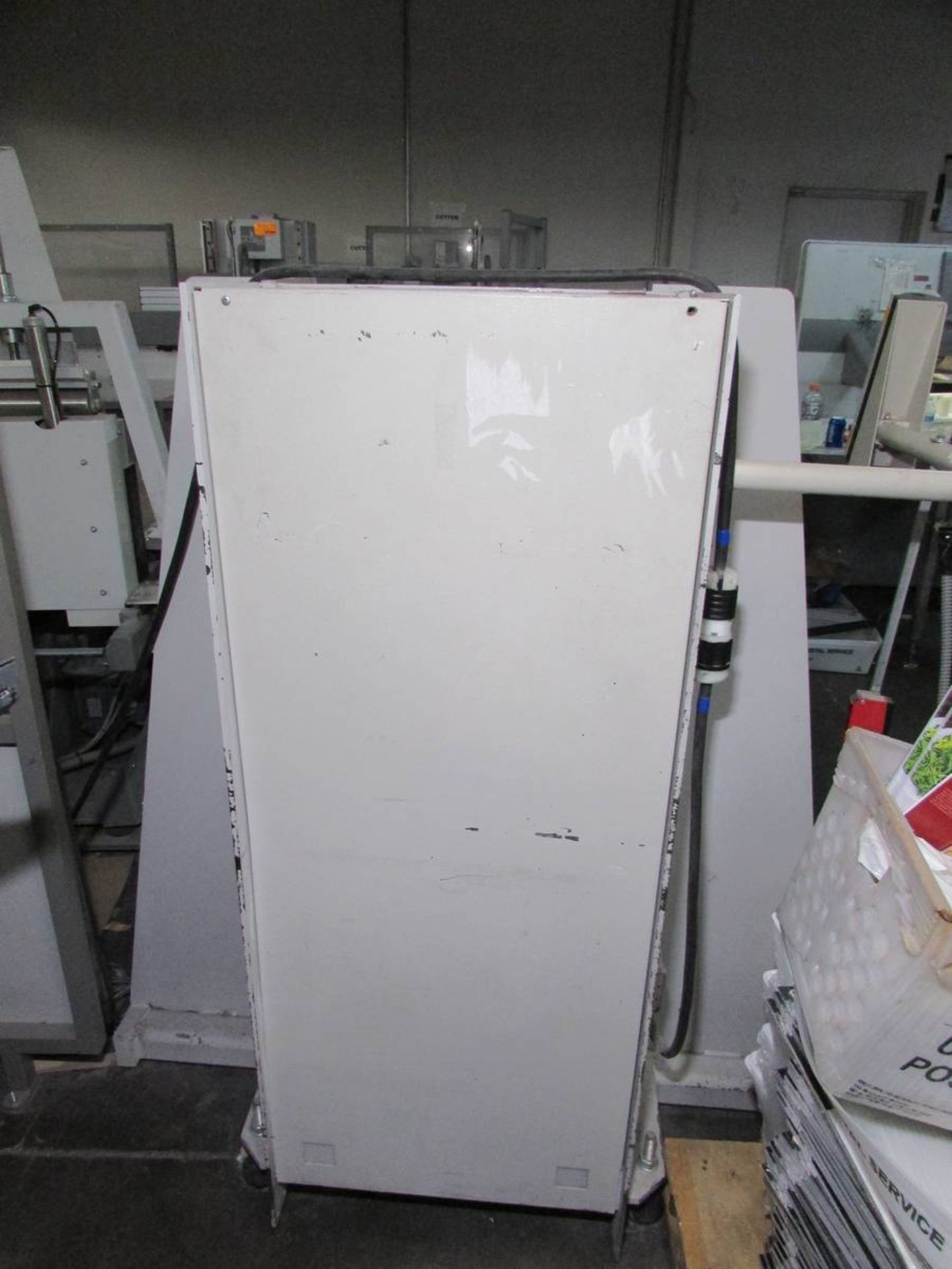 2004 Polar LW1000-4 Lift [SUBJECT TO BULK BID] - Image 5 of 6