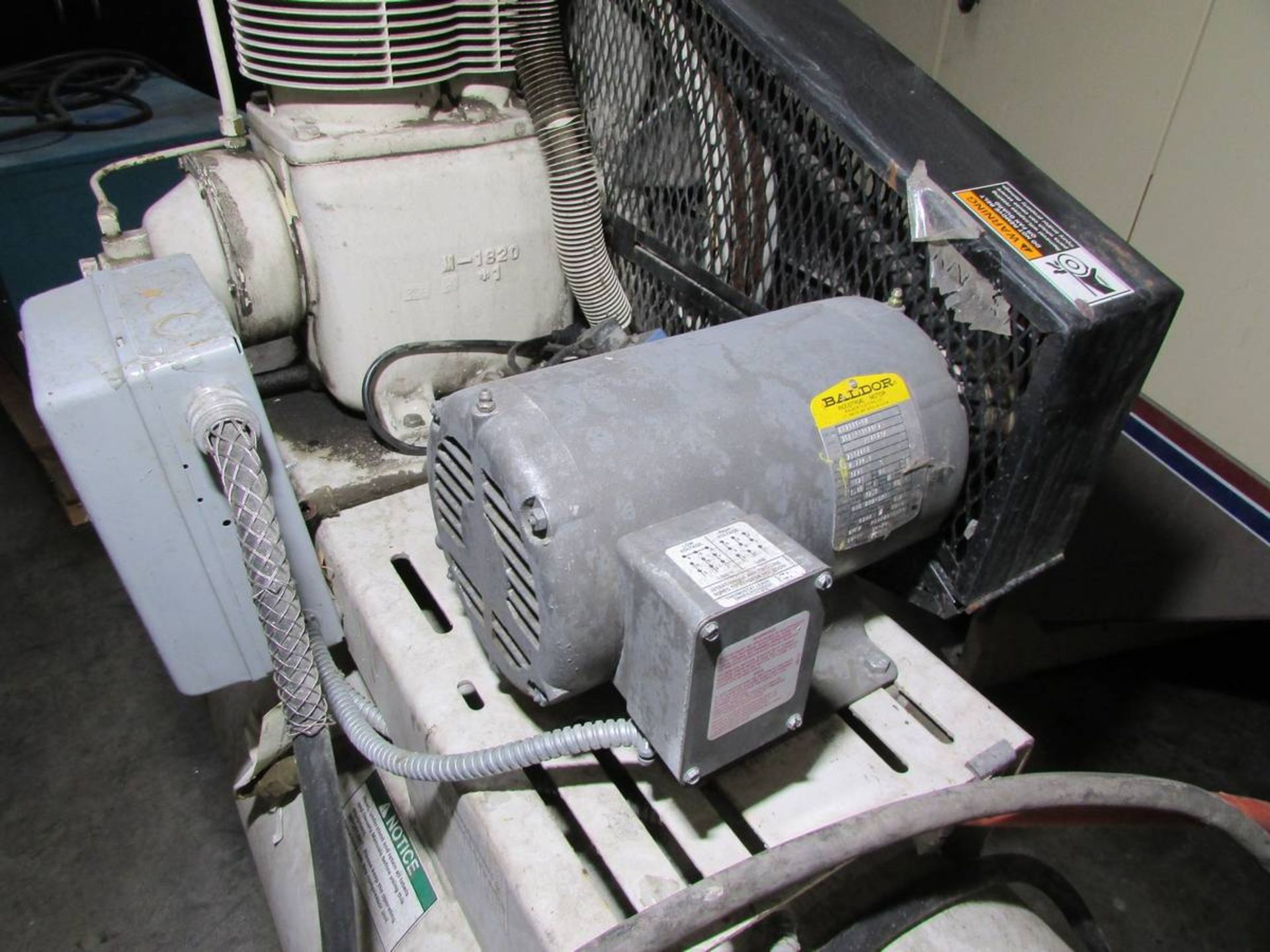 Champion Air Compressor Co. HR3-6-KOMORI 3HP Horizontal Tank Mounted Air Compressor - Image 4 of 10