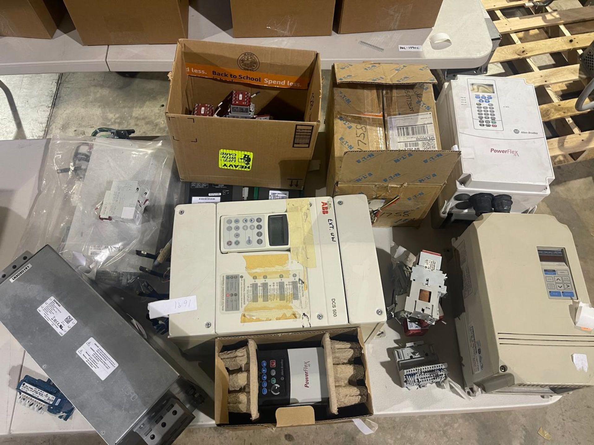 ALLEN BRADLEY LOT OF NEW AND USED ELECTRICAL CONTENTS ALLEN BRADLEY