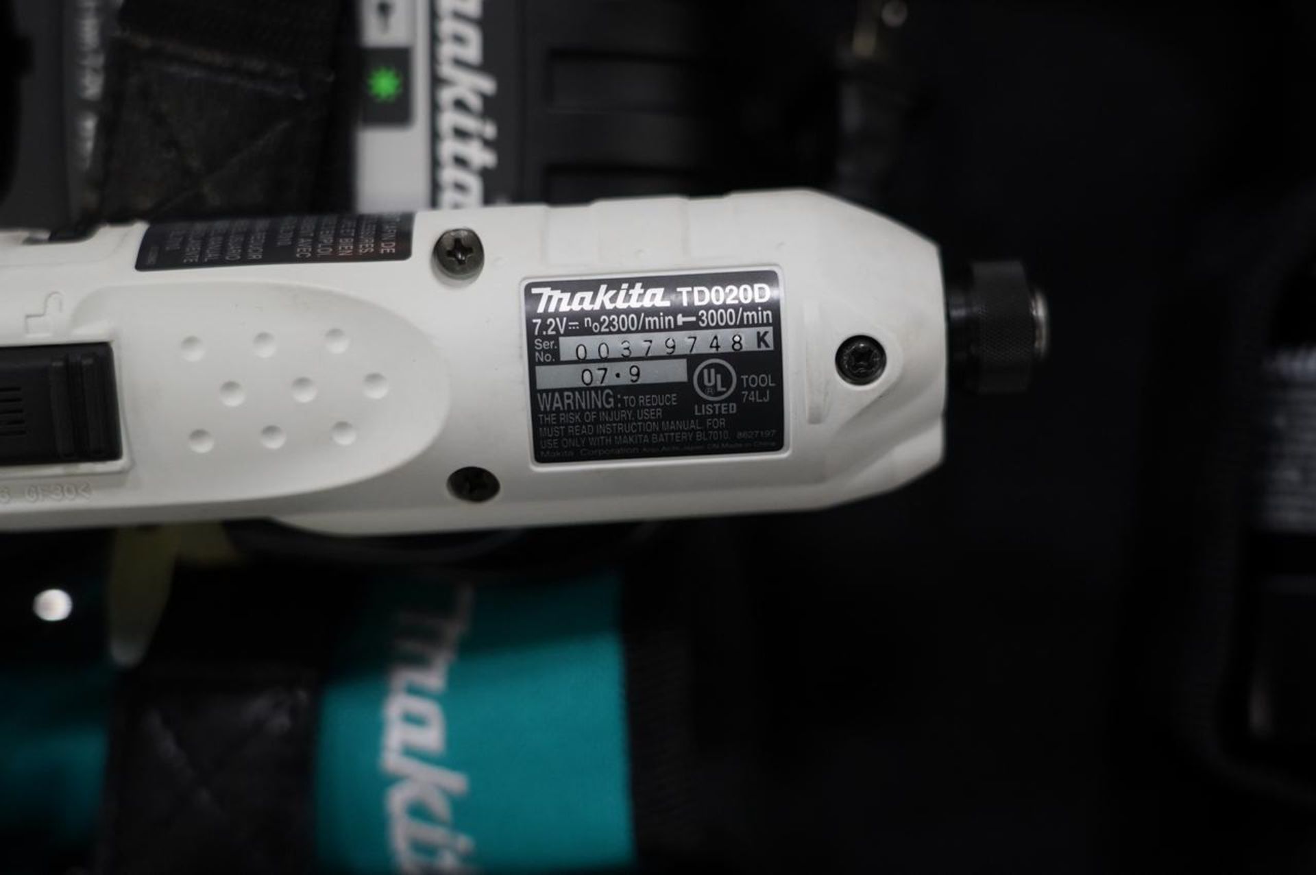 Makita TD020D 1/4'' Cordless Impact Driver Set - Image 3 of 3