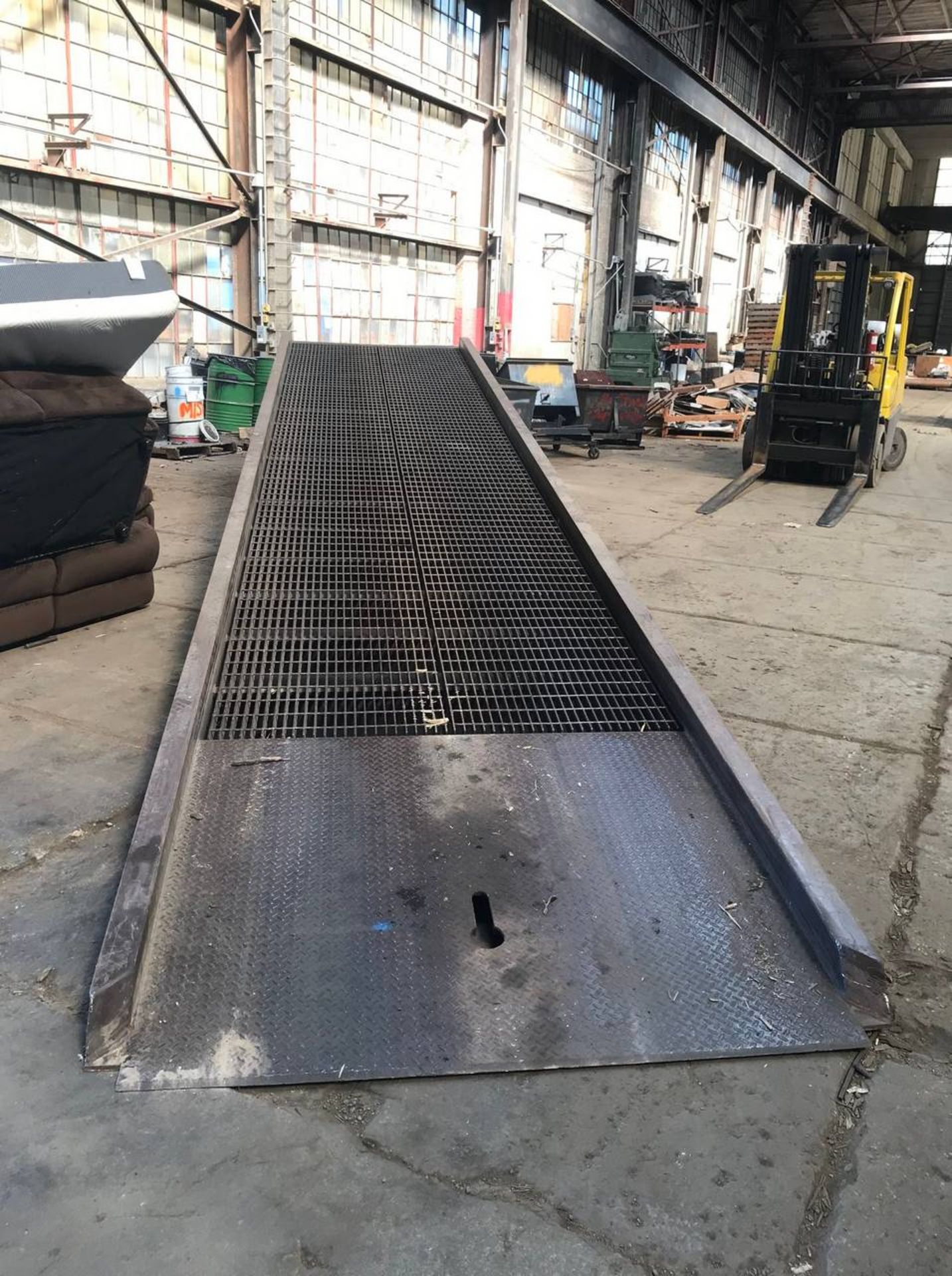 Vestil YR-20-7330 20,000 Lb x 30' Portable Loading Ramp - Image 13 of 13