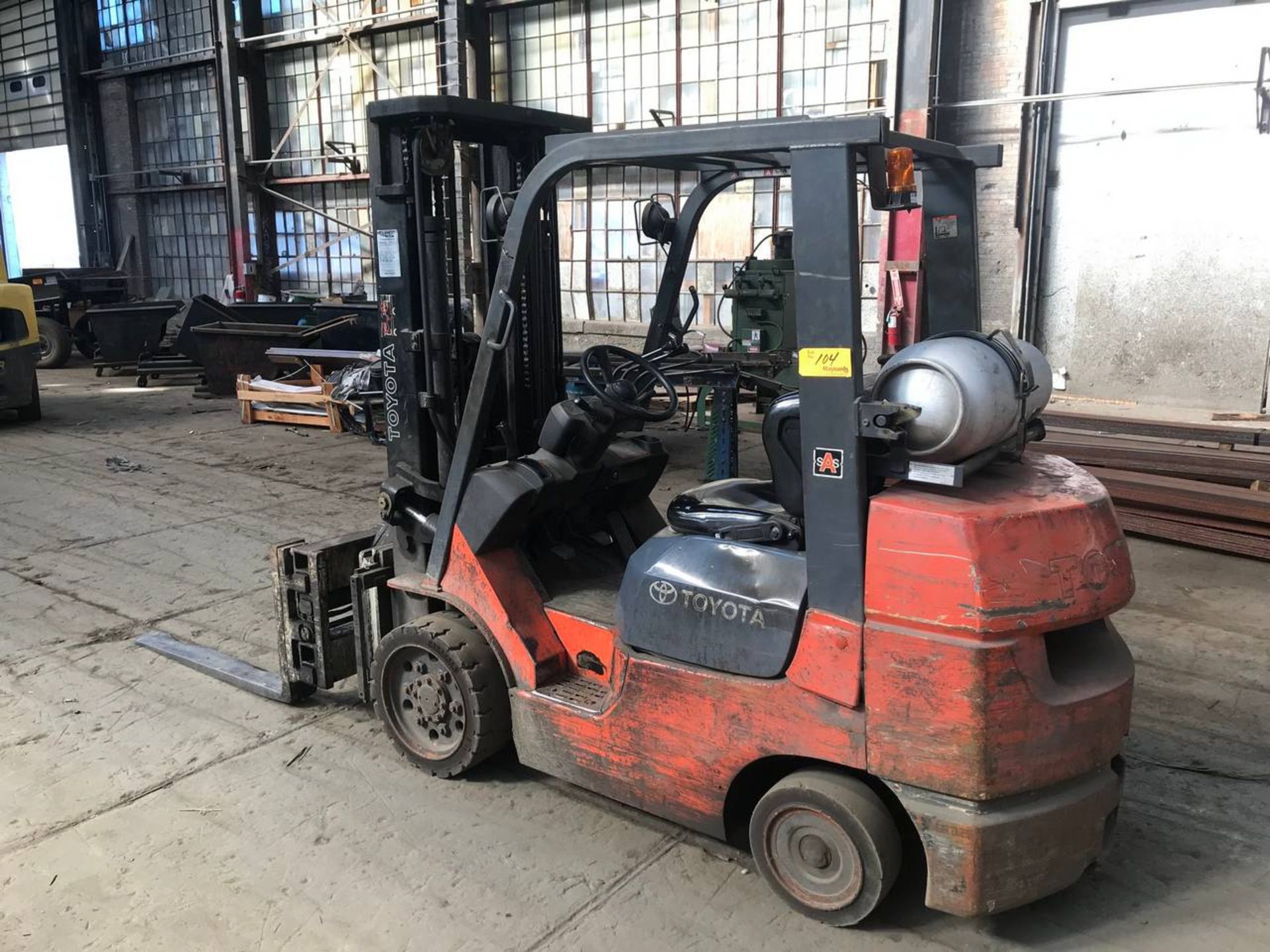 2003 Toyota 7FGCU30 6,000 Lb Capacity LP Type Forklift - Image 2 of 12