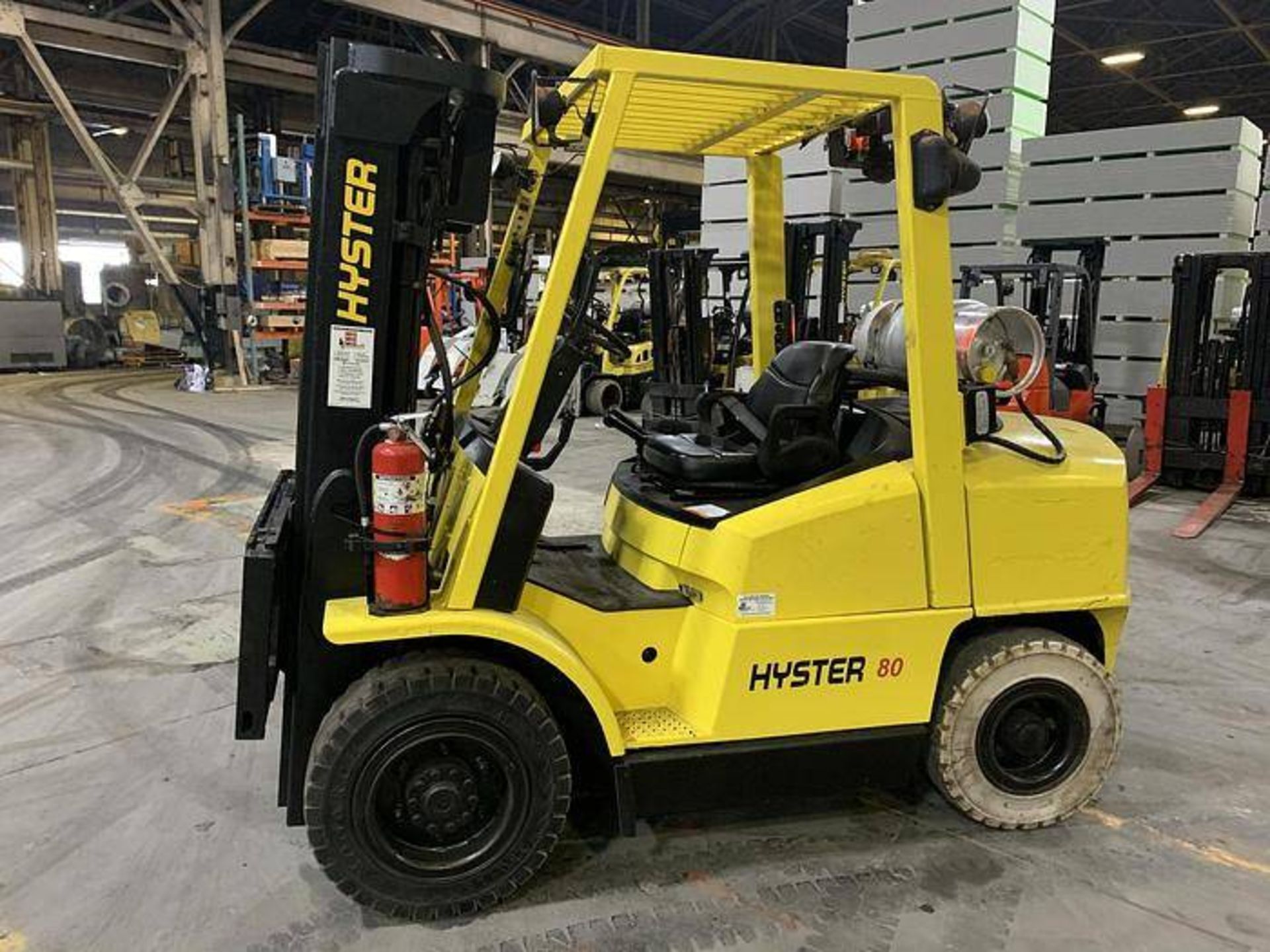 HYSTER H80XL 8,000 POUND FORKLIFT - Image 3 of 11
