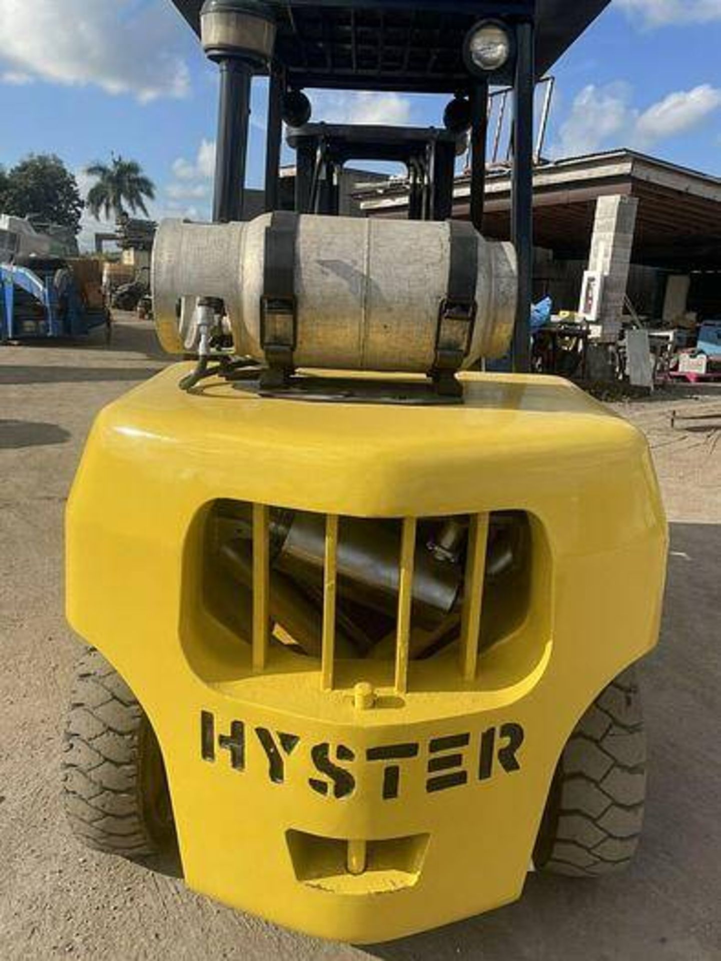 HYSTER H80XM 8,000 POUND FORKIFT - Image 3 of 8