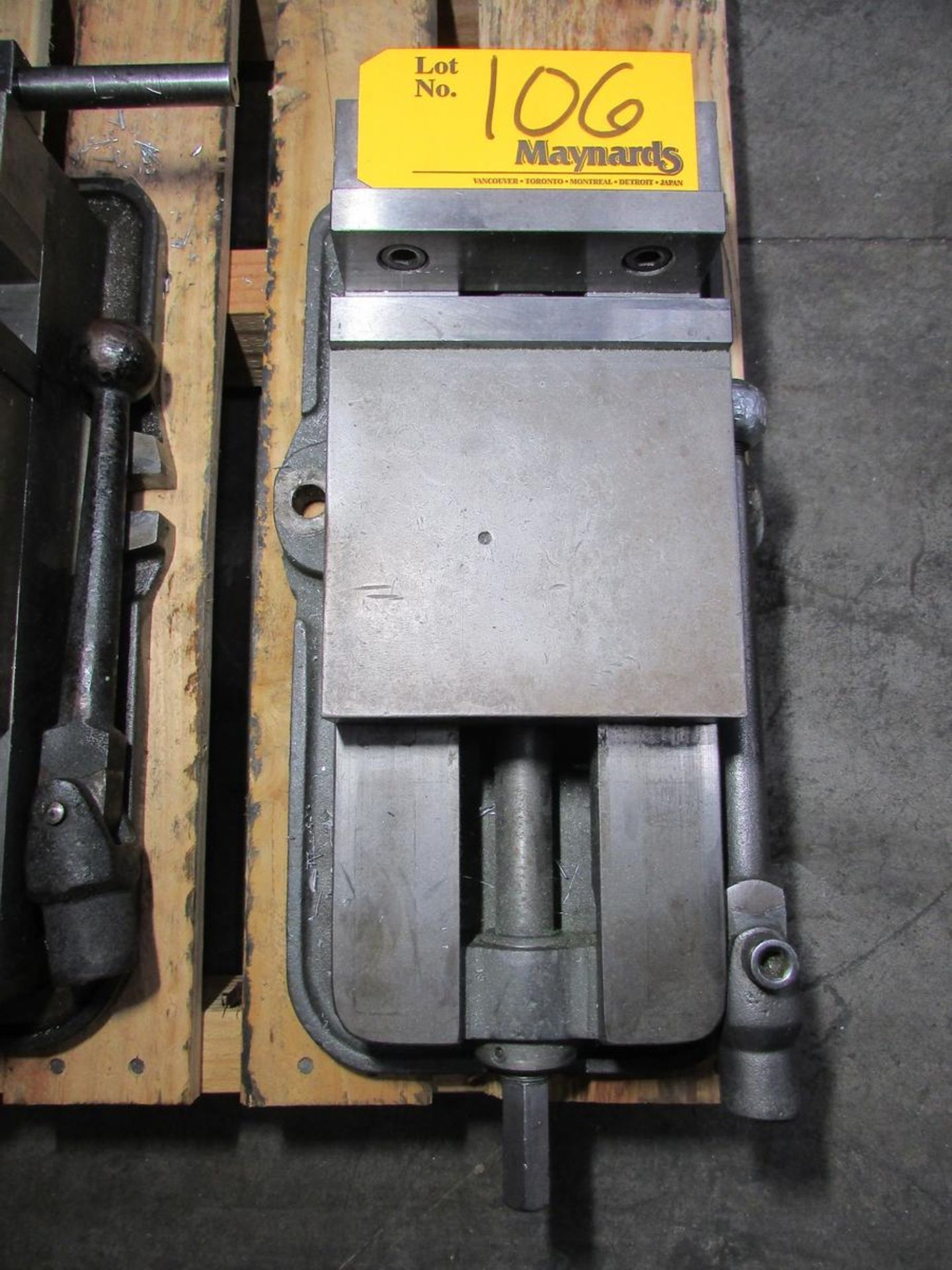 Kurt D60 6" Machine Vise - Image 3 of 4