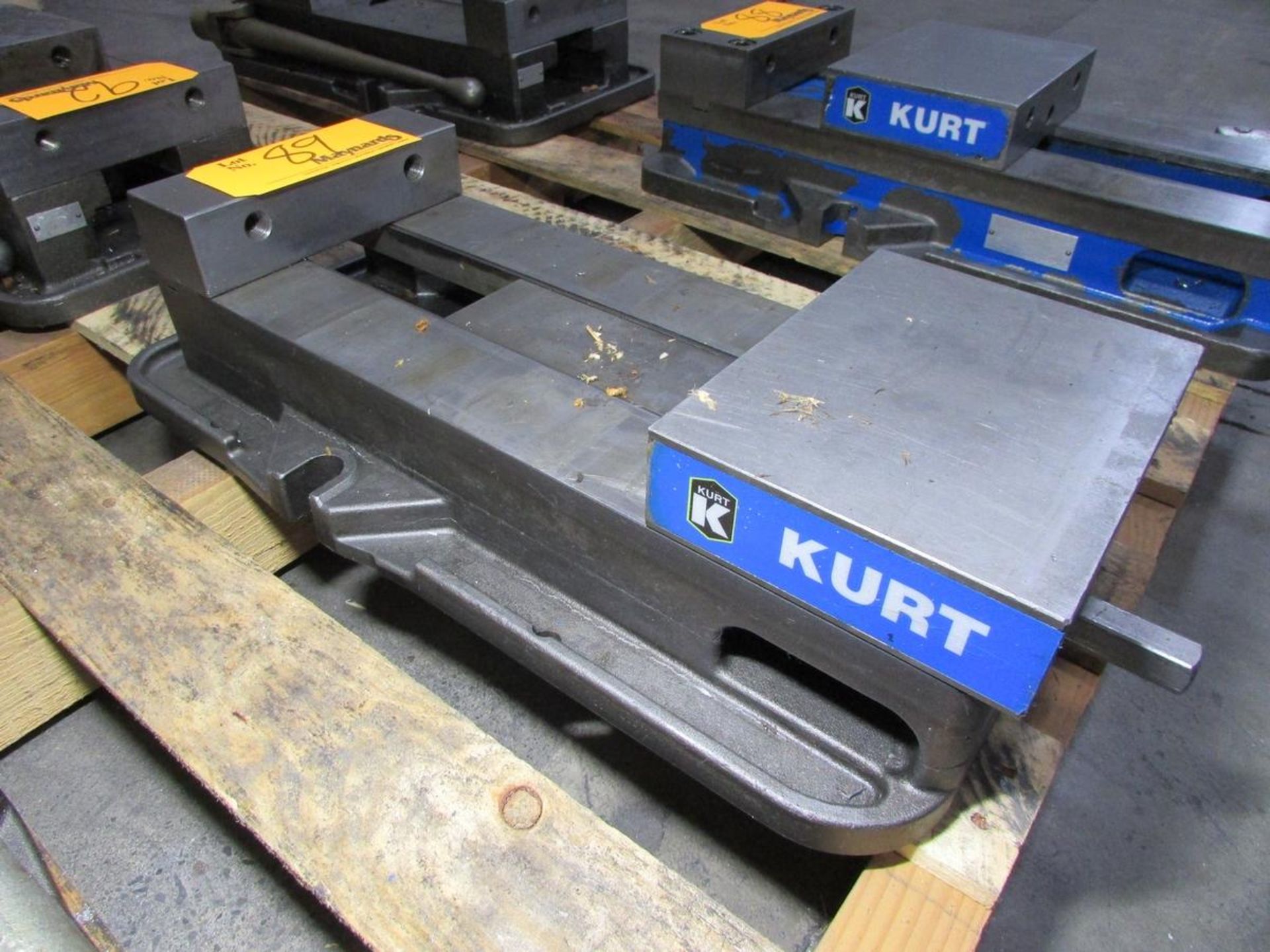 Kurt D810 8" Machine Vise - Image 4 of 4