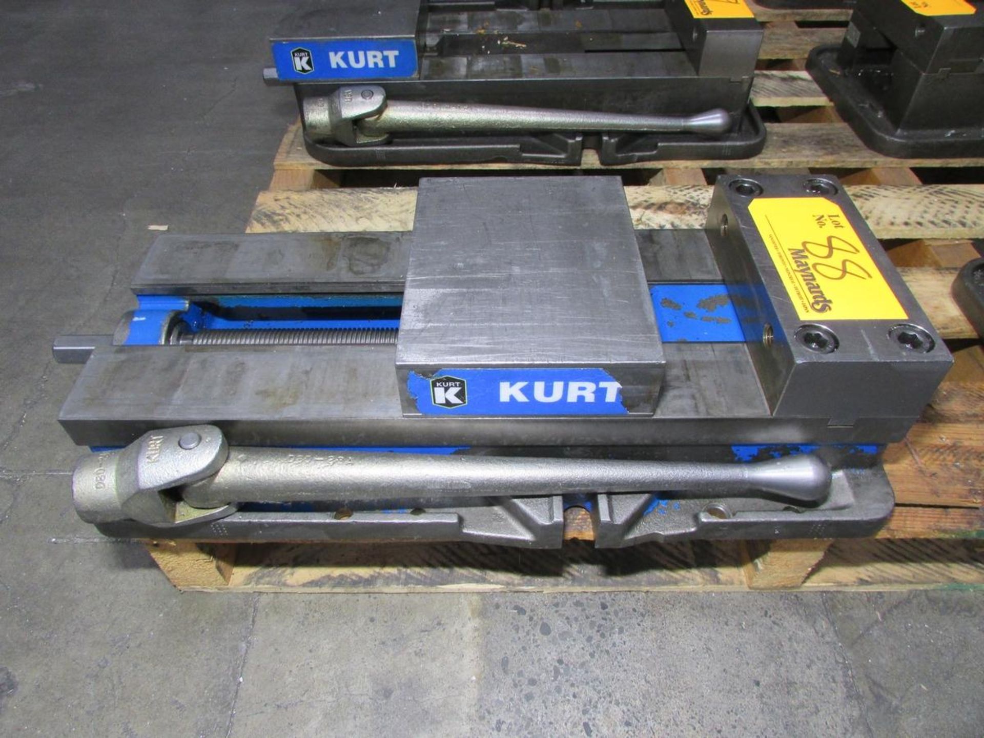 Kurt D80 8" Machine Vise - Image 2 of 4