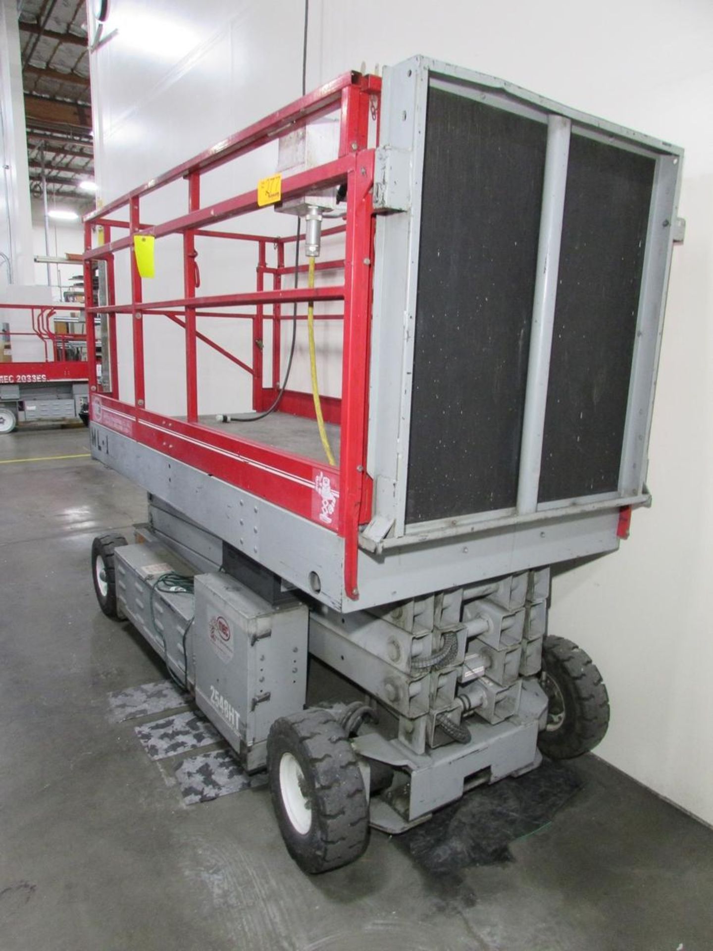 Mayville Engineering Co 2548HT 36V Electric Scissor Lift