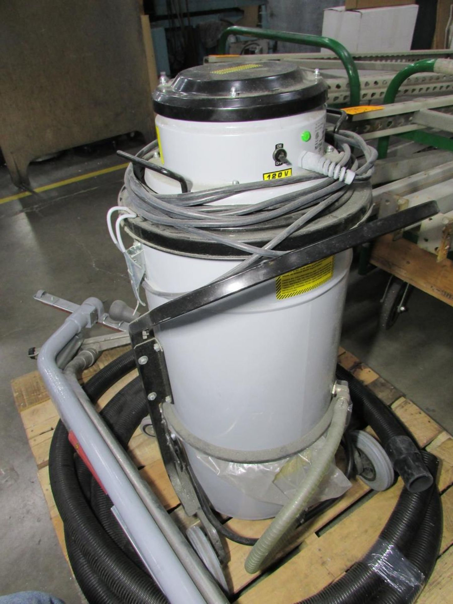 Nilfisk Model 118 Industrial Vacuum Cleaner - Image 5 of 6