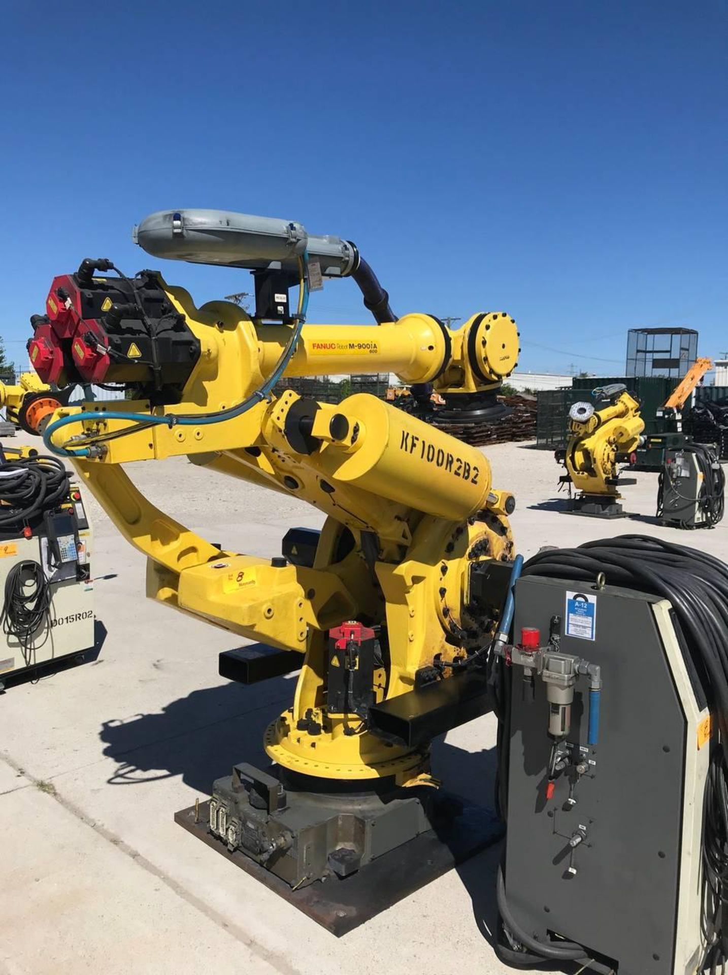 2011 Fanuc M900ia-600 Robot with R30ia controller