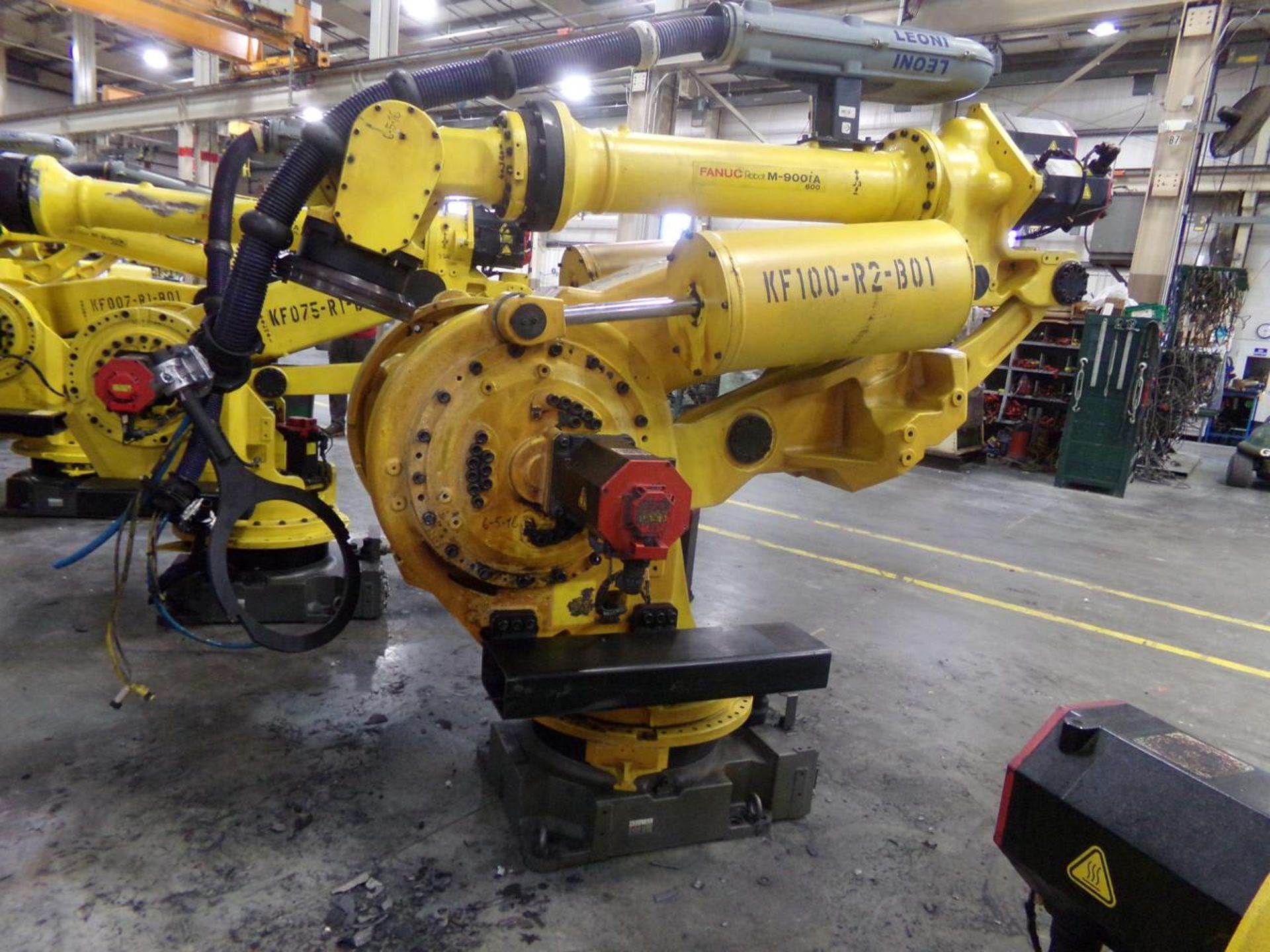 2012 Fanuc M900ia-600 Robot with R30ia controller