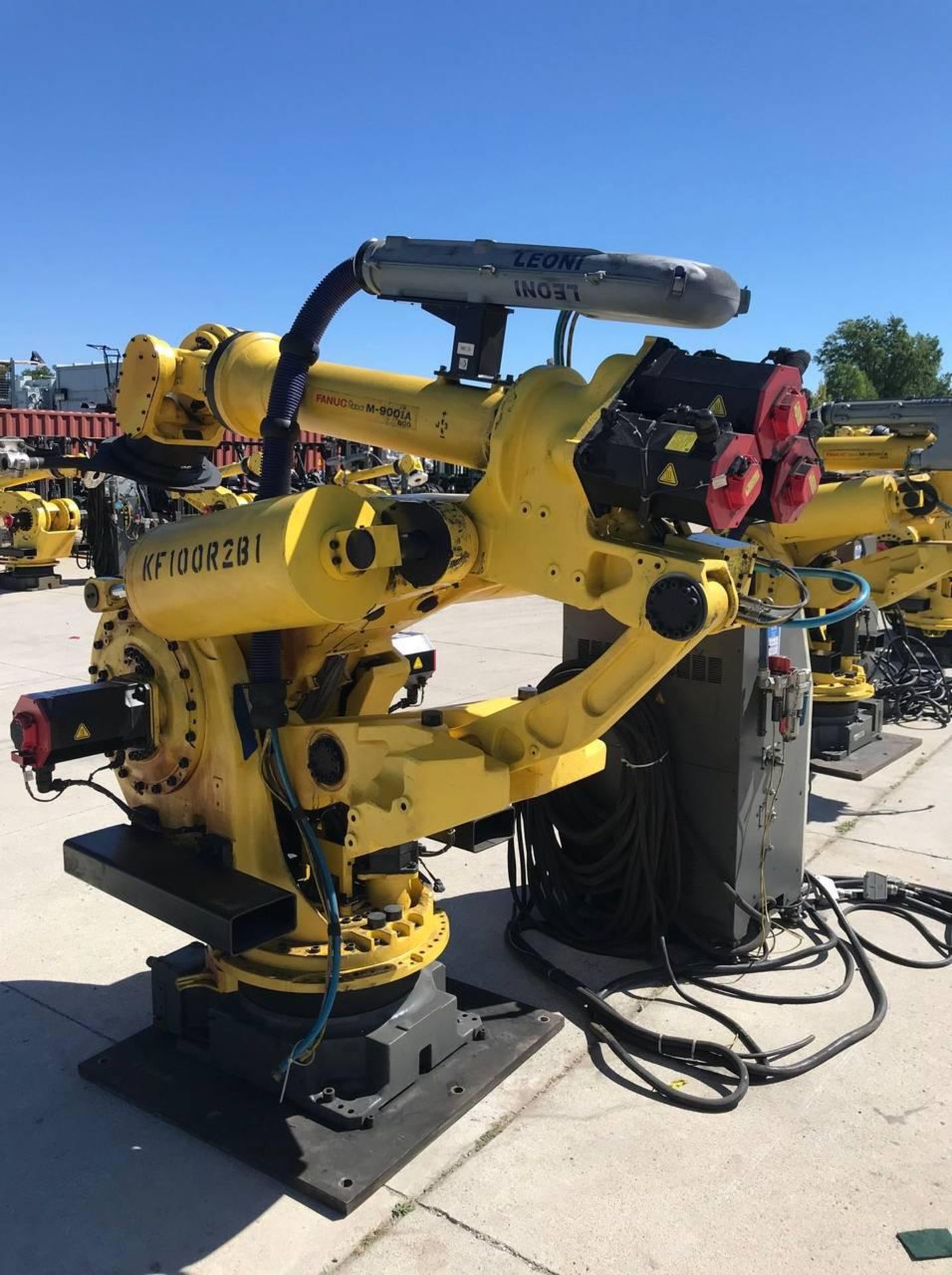 2011 Fanuc M900ia-600 Robot with R30ia controller - Image 4 of 12