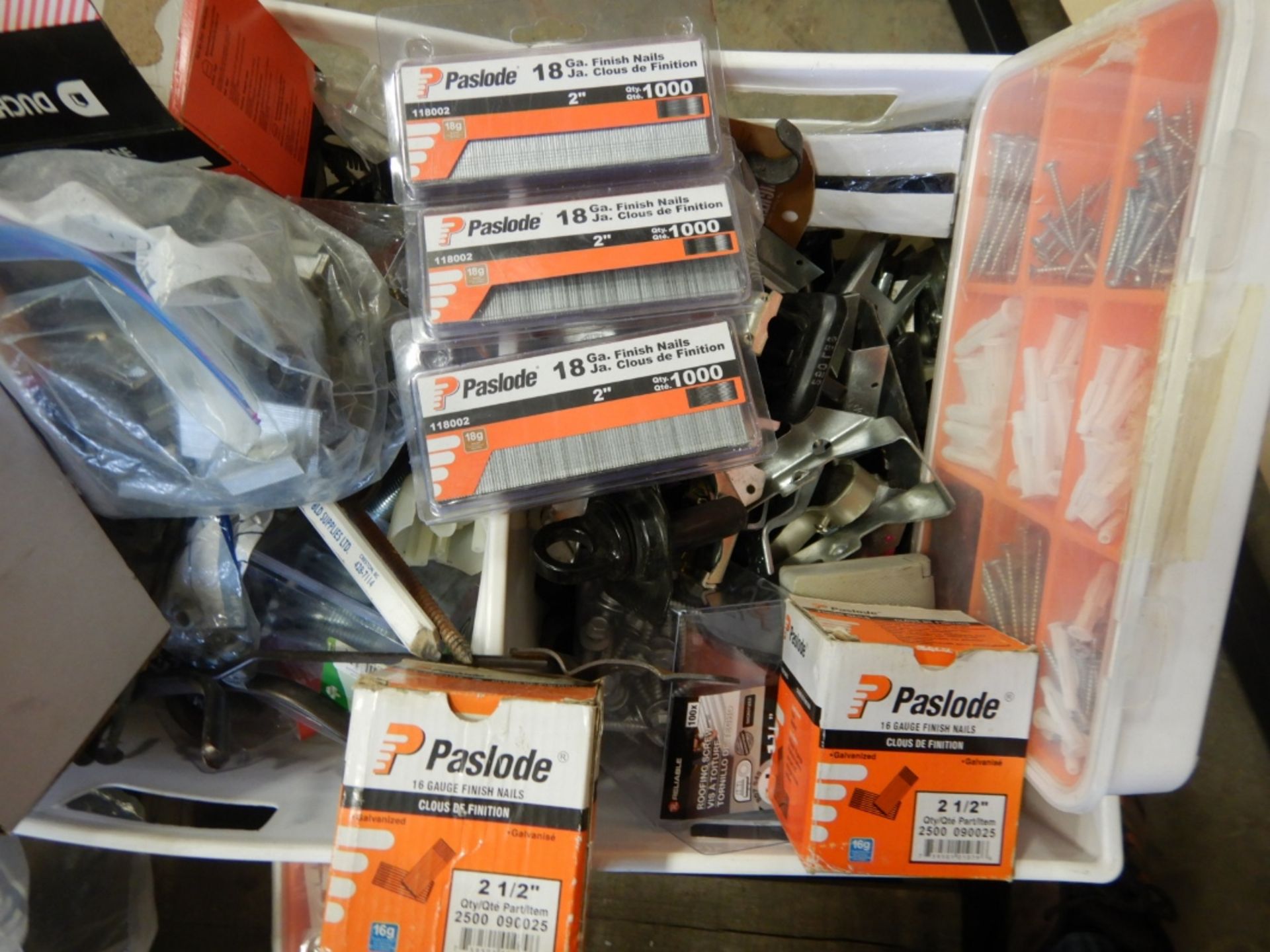 PALLET OF ASSORTED HARDWARE AND FASTENERS - Image 4 of 8