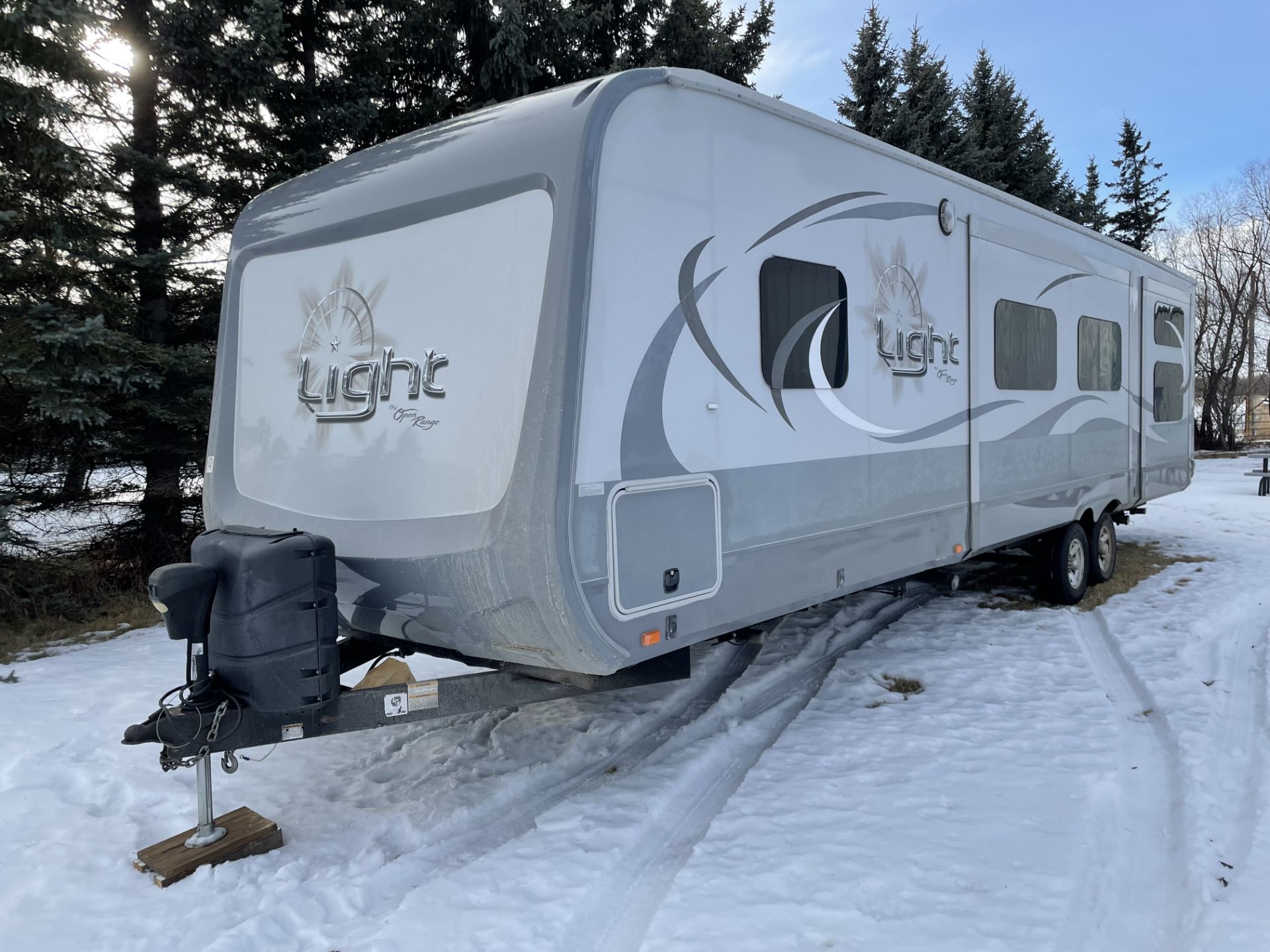 2015 LIGHT BY OPEN RANGE 308 BHS, HARDWALL, 3-SLIDES, BUNKROOM, POWER AWNING, JACK, STABILIZERS, - Image 4 of 17