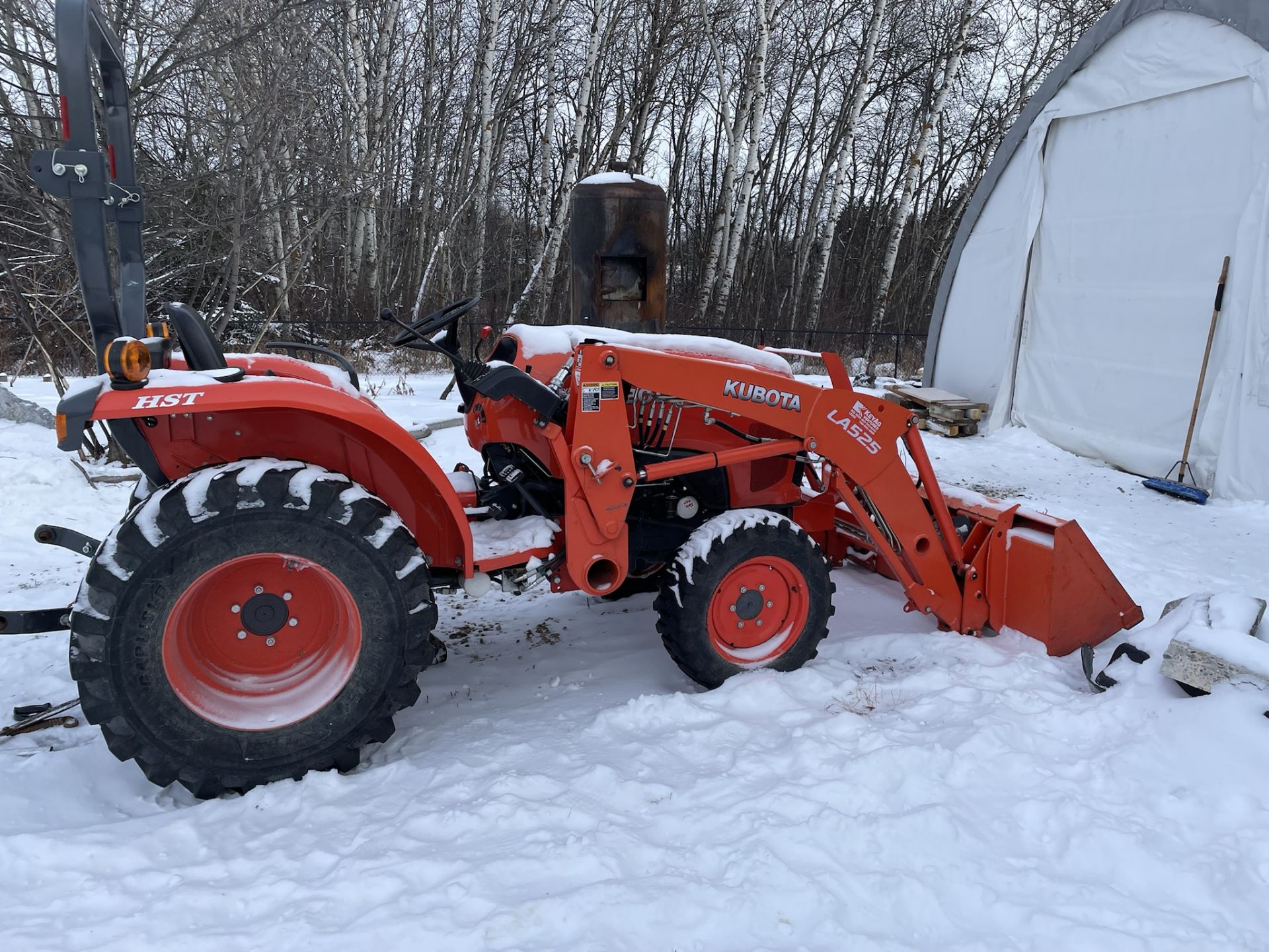 2015 KUBOTA L2501D, FWA, LA525 FEL, 3PT HITCH, 269 HOURS SHOWING, S/N 56227 - MOWER NOT INCLUDED - Image 3 of 5