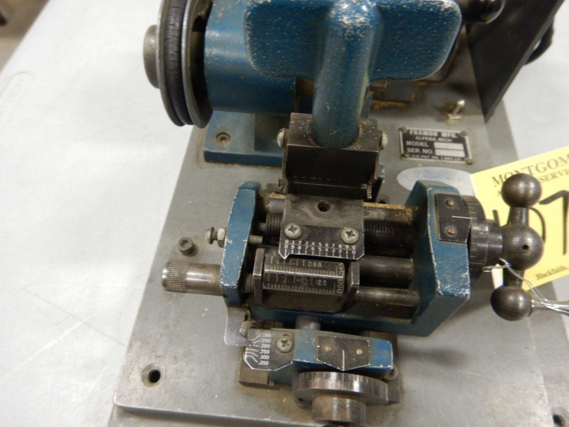 FRAMON MFG. KEY CUTTING MACHINE MOD. 34-12101821 S/N 81-1067-148 12V AND 110V MOTORS - Image 3 of 4