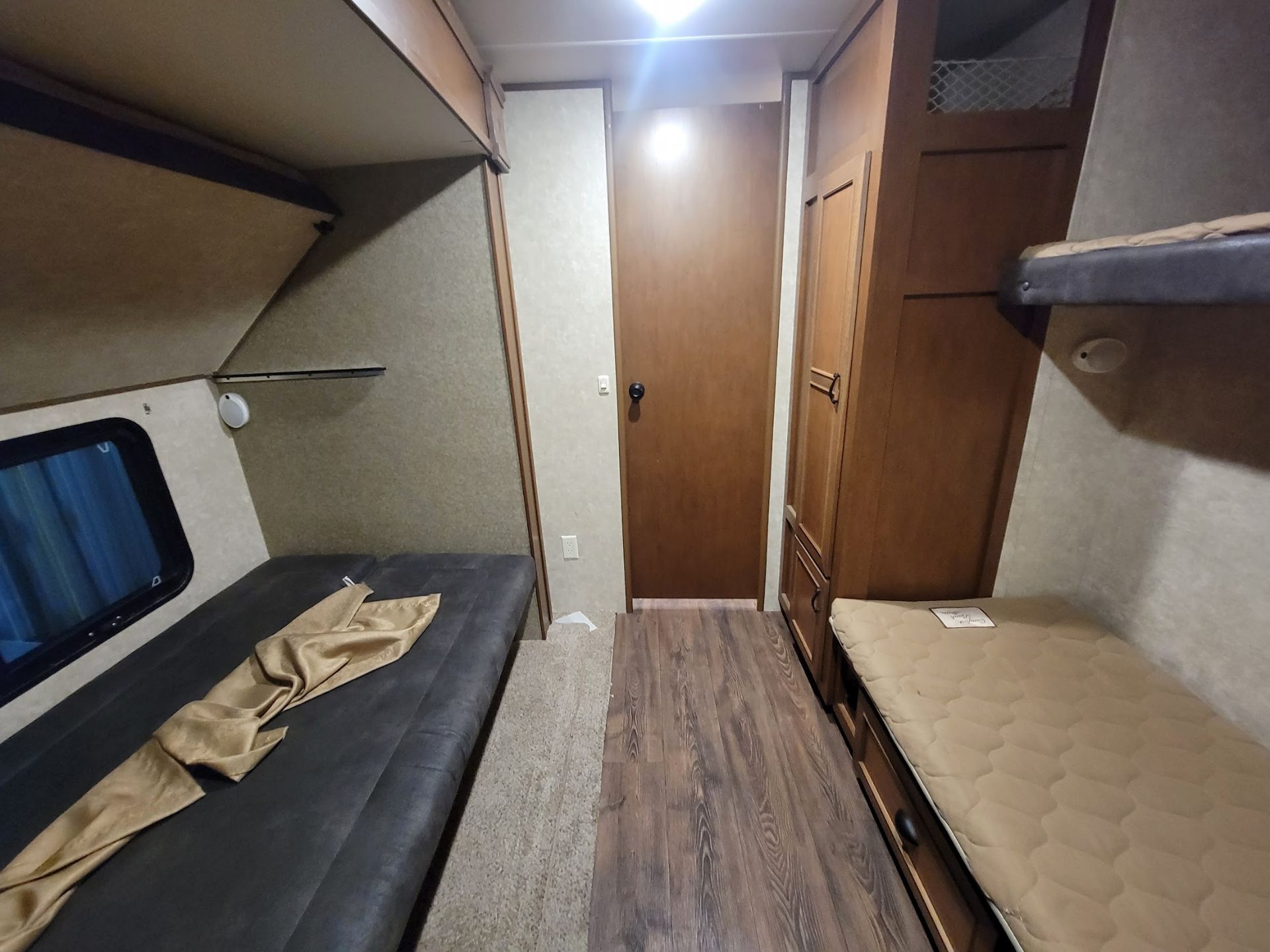 2015 LIGHT BY OPEN RANGE 308 BHS, HARDWALL, 3-SLIDES, BUNKROOM, POWER AWNING, JACK, STABILIZERS, - Image 15 of 17