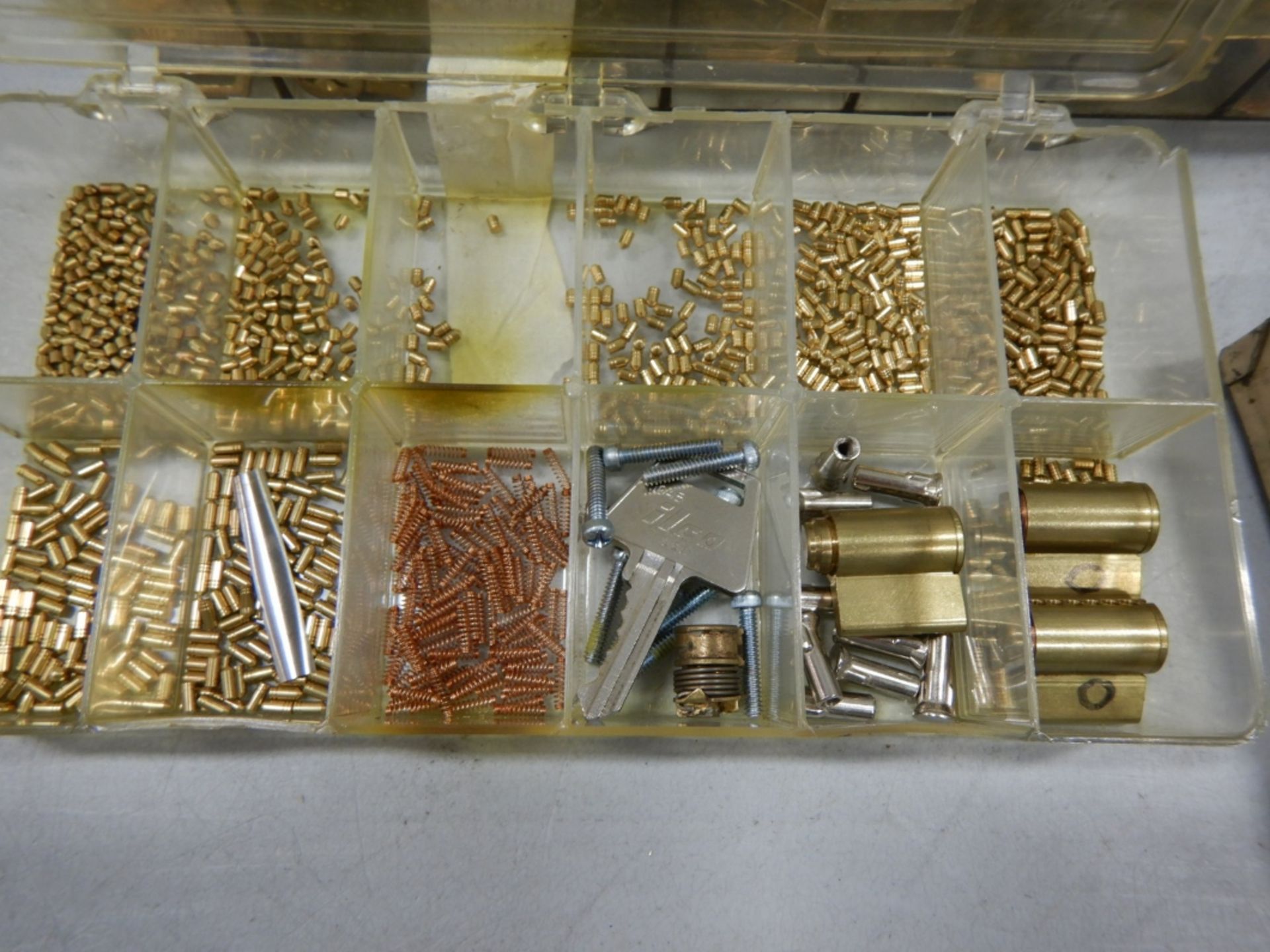 L/O ASSORTED KEYING/REKEYING KITS - Image 4 of 26