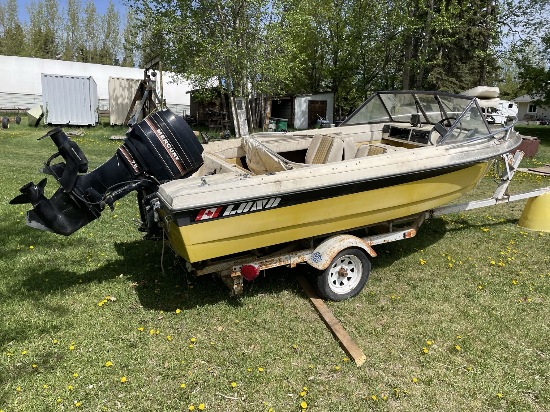 1976 16 FT LUND DEEP V FIBREGLASS FISHING BOAT W/ MERCURY 75 OUTBOARD MOTOR, TRAILER, TROLLING MOTOR - Image 5 of 19