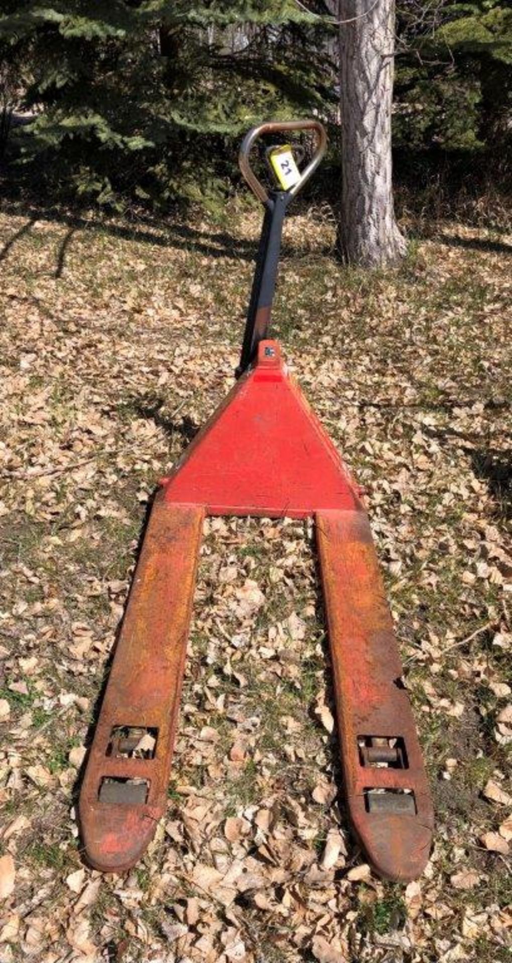 5500LB PALLET JACK ML55 AND 3000LB PALLET JACK INDUSTRIA PLEX, NEEDS REPAIR - Image 4 of 10