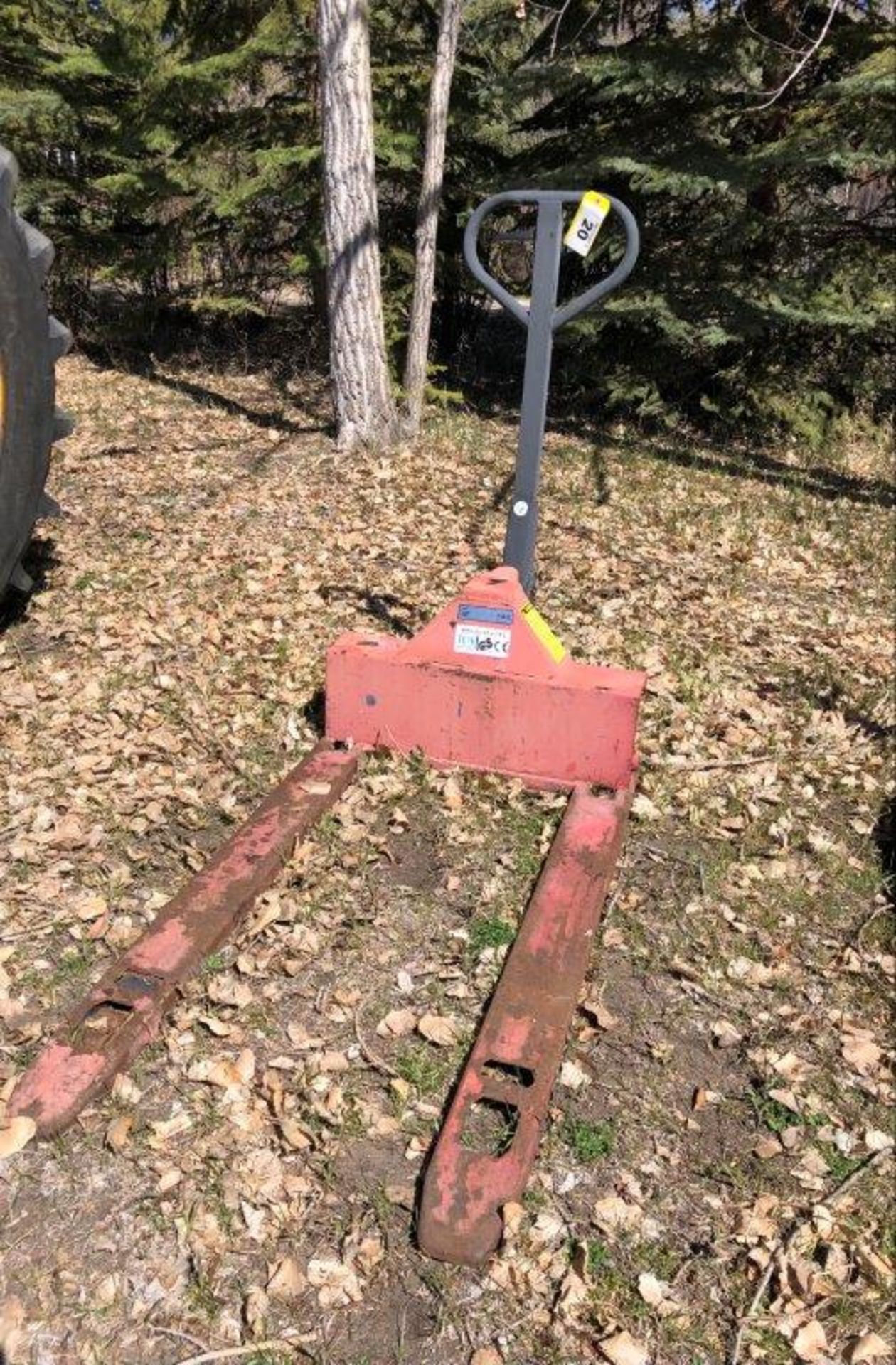 5500LB PALLET JACK ML55 AND 3000LB PALLET JACK INDUSTRIA PLEX, NEEDS REPAIR - Image 10 of 10